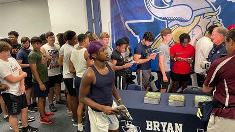 Suddenlink Commemorative Edition of Dave Campbell's Texas Football Magazine: Bryan High School
