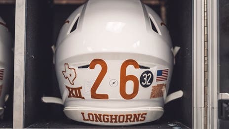 Texas football: Longhorns to wear helmet decal in honor of Cedric Benson
