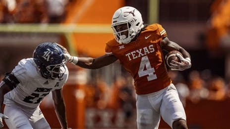 Breaking: Texas loses starting running back to season-ending knee injury in camp