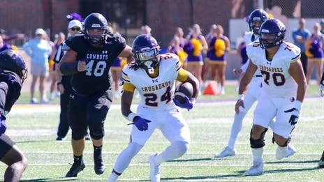 Late TD drive sparks UMHB past Trinity in NCAA DIII playoffs