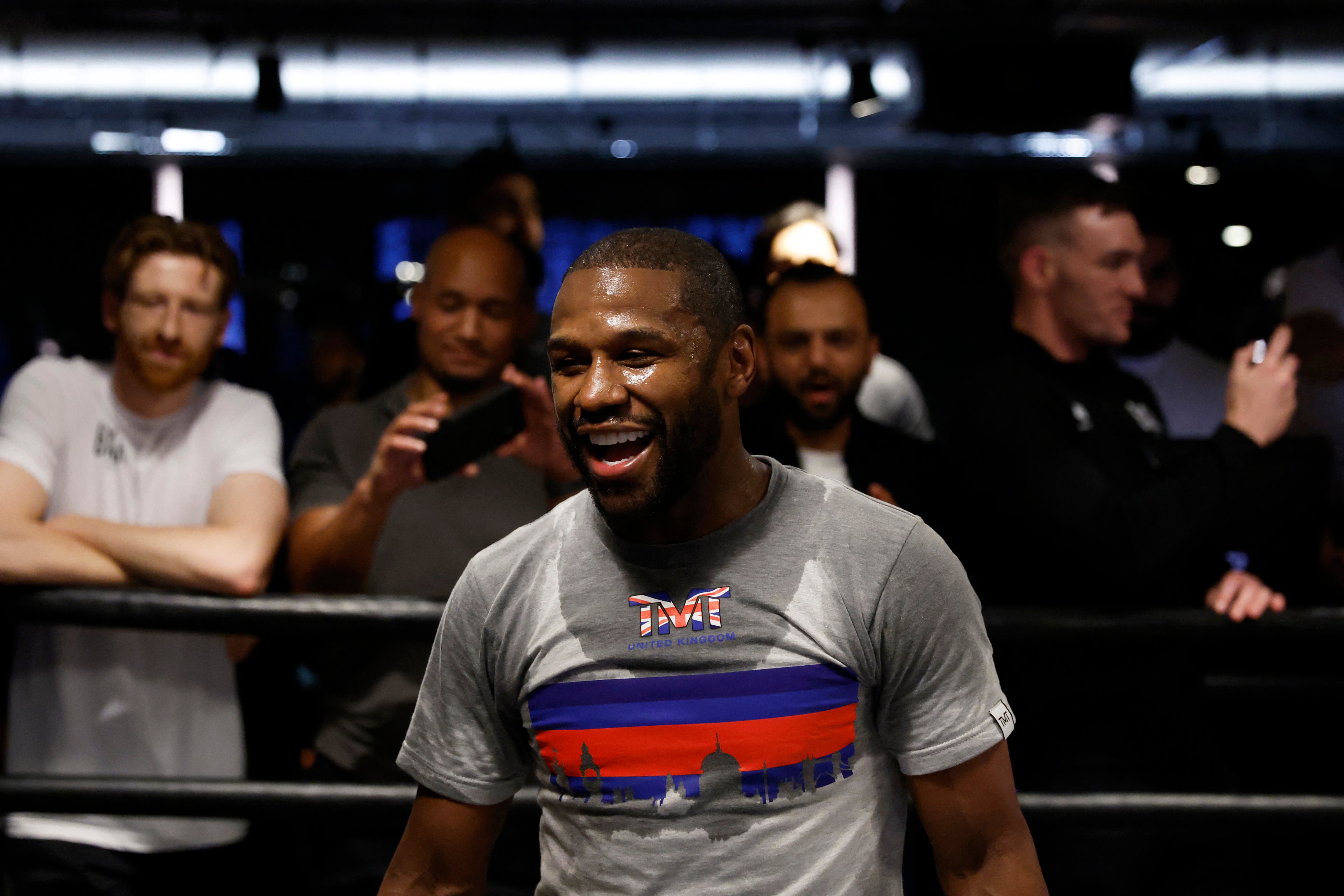 Boxing - Floyd Mayweather v Aaron Chalmers - Public Workouts - BXR Gym, London, Britain - February 23, 2023 Floyd Mayweather during the public workout Action Images via Reuters/Andrew Couldridge