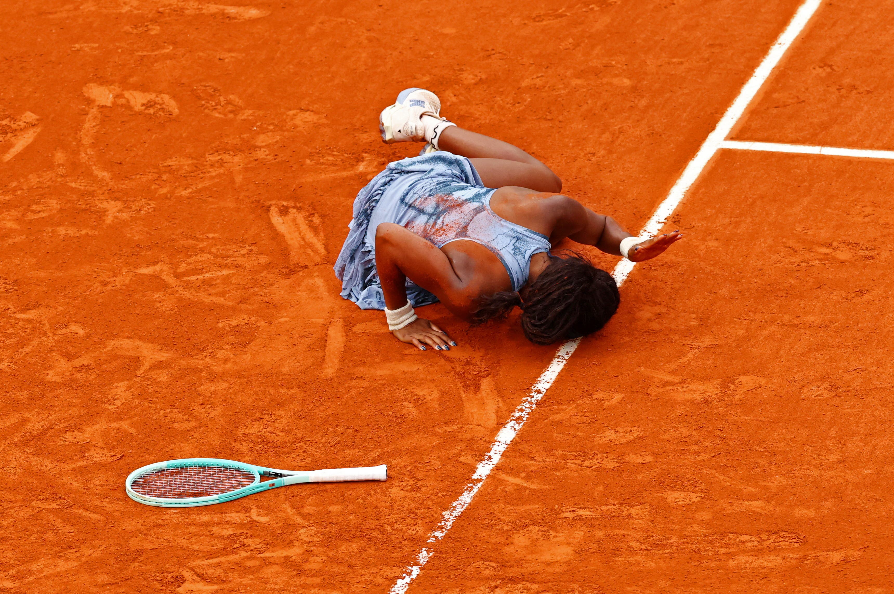 Tennis - French Open - Roland Garros, Paris, France - June 7, 2025 Coco Gauff of the U.S. celebrates after winning the women's singles final against Belarus' Aryna Sabalenka REUTERS/Denis Balibouse