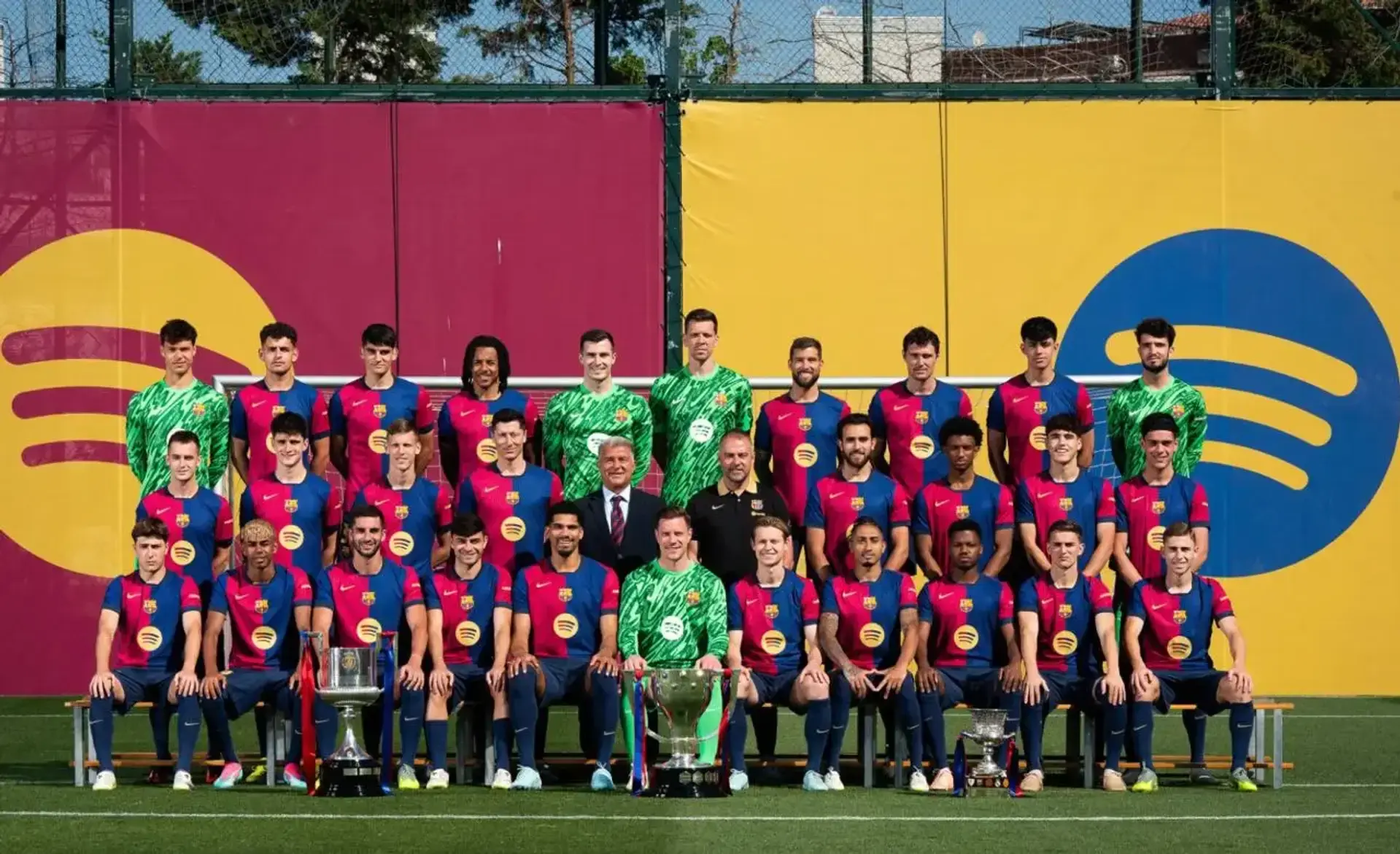 Baca Team Raphinha Keeps Alive the Tradition of Ronaldinho, Neymar, and Piqué in ...