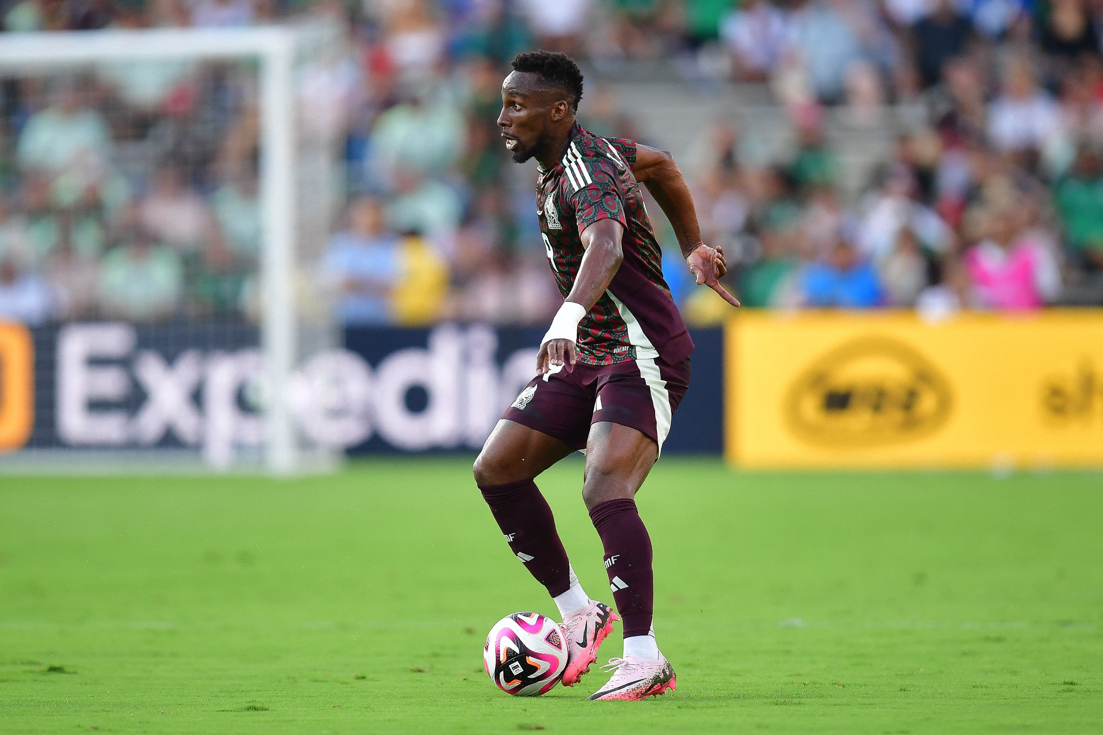 Sep 7, 2024; Pasadena, CA, USA; Mexico forward Julian Quinones (9) controls the ball against New Zealand during the first half at Rose Bowl. Mandatory Credit: Gary A. Vasquez-Imagn Images