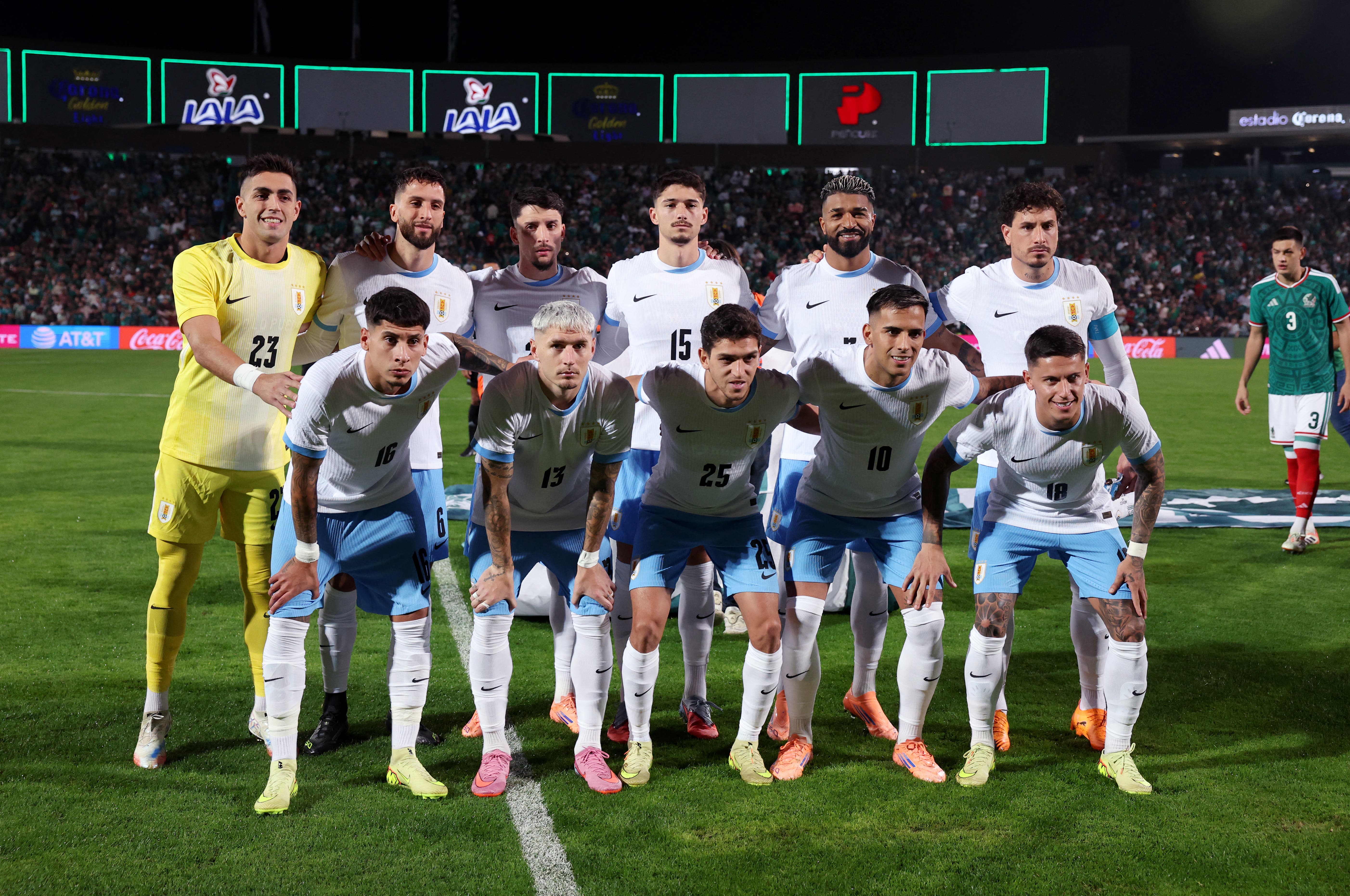 Soccer Football - International Friendly - Mexico v Uruguay - Estadio Corona, Torreon, Mexico - November 15, 2025 Uruguay players pose for a team group photo before the match REUTERS/Henry Romero