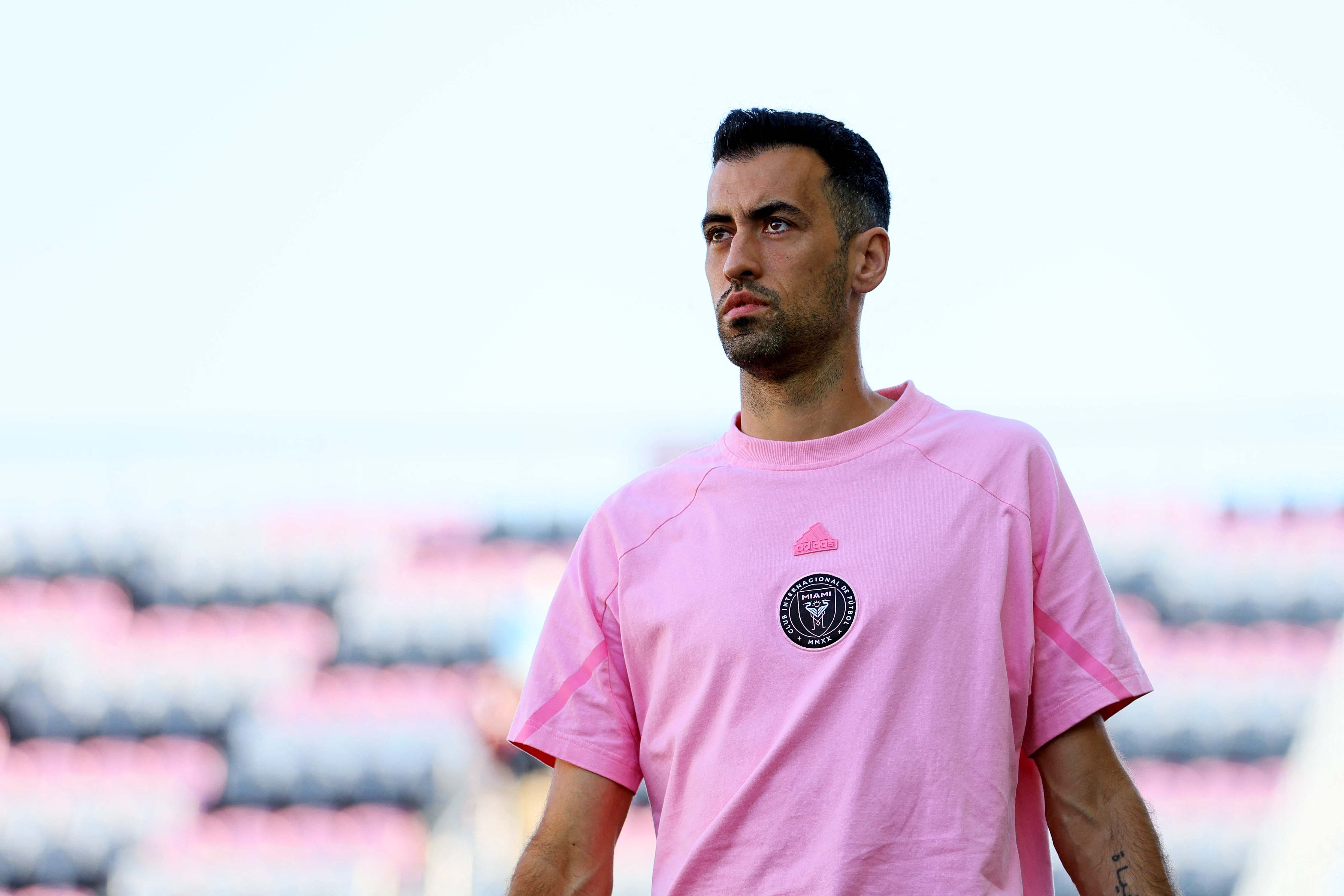 Sergio Busquets walking towards a training session with Inter Miami.