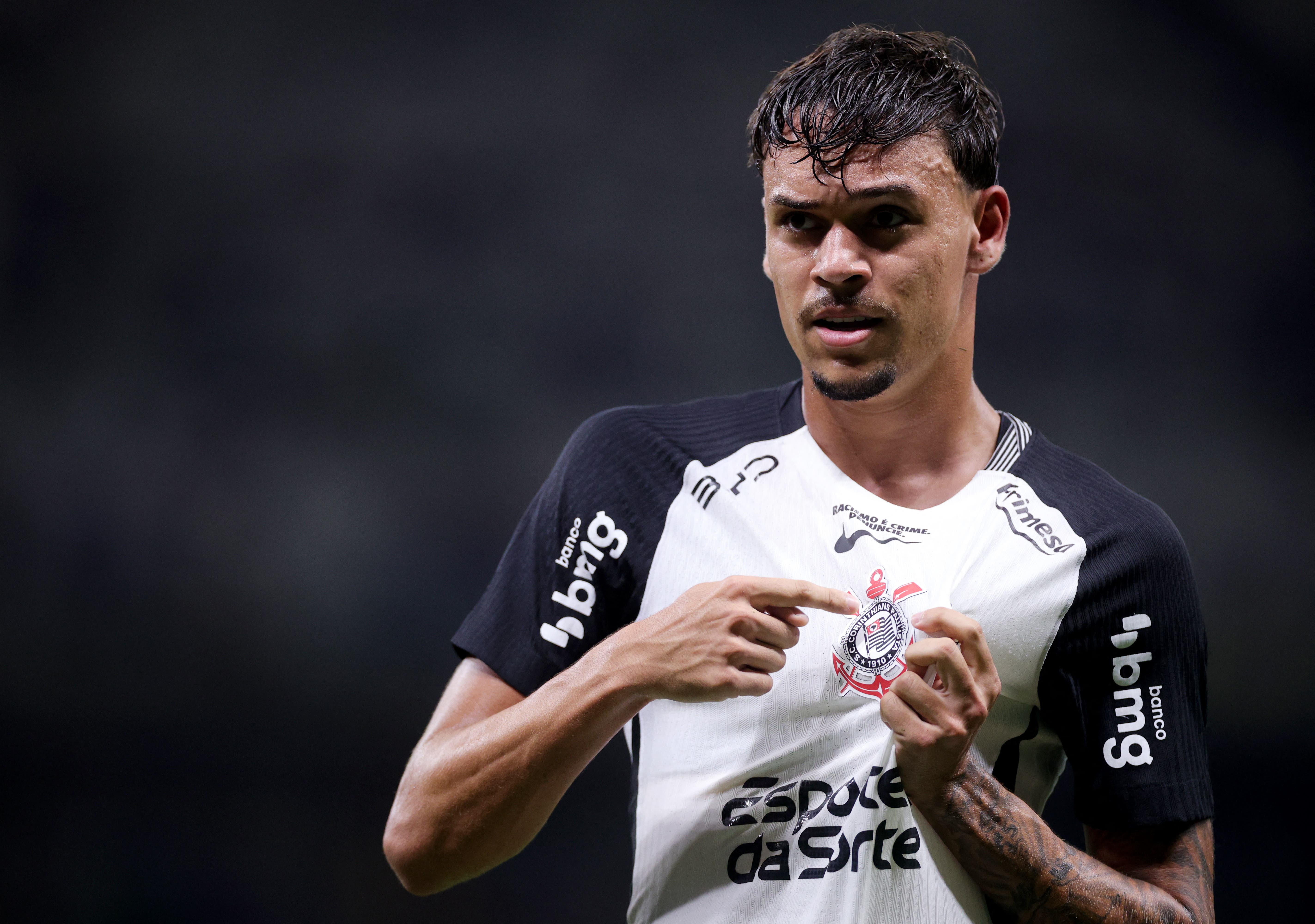 Soccer Football - Brasileiro Championship - Cruzeiro v Corinthians - Estadio Governador Magalhaes Pinto, Belo Horizonte, Brazil - February 25, 2026 Corinthians' Joao Pedro celebrates scoring their first goal REUTERS/Cris Mattos
