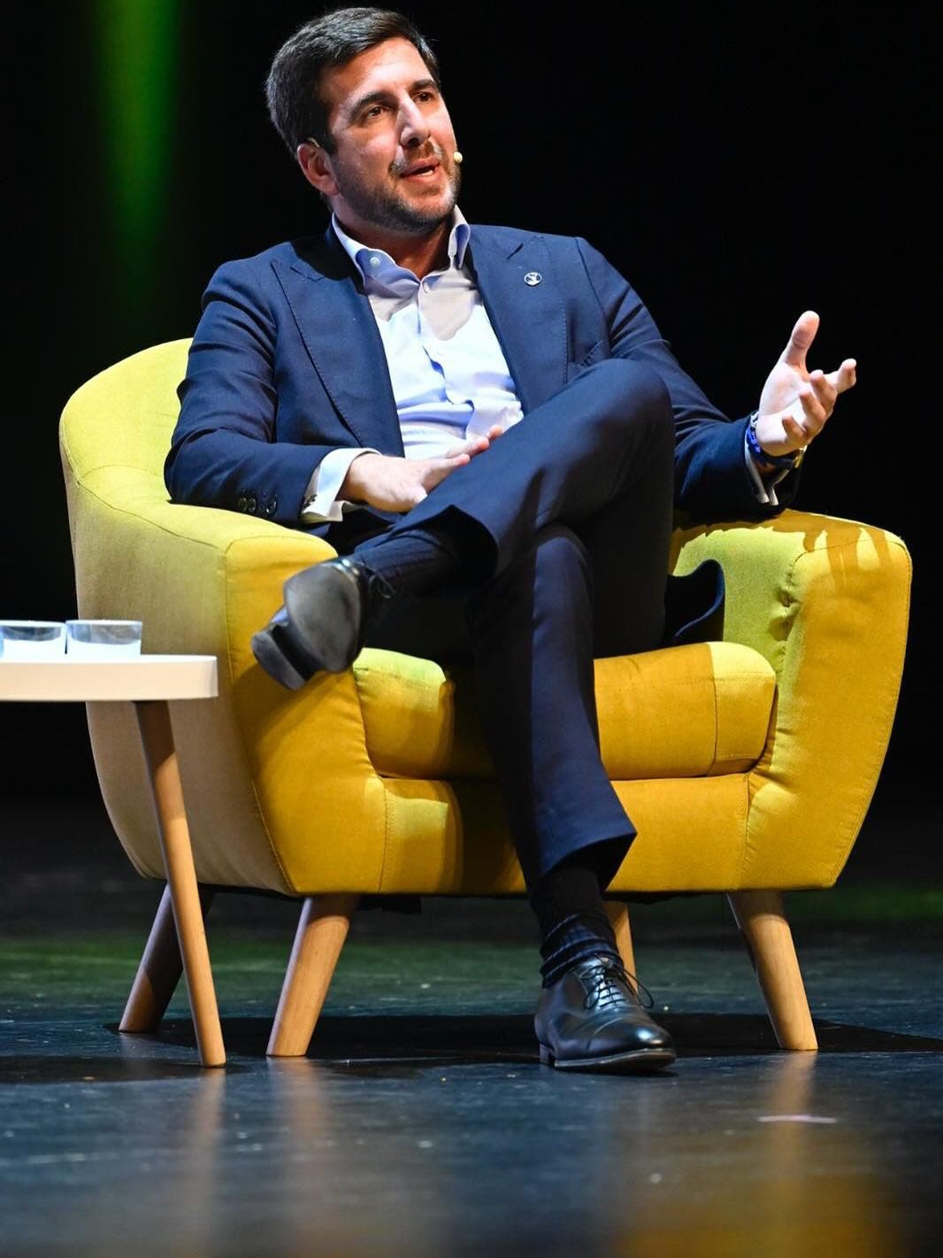 Enrique Riquelme during a conference.