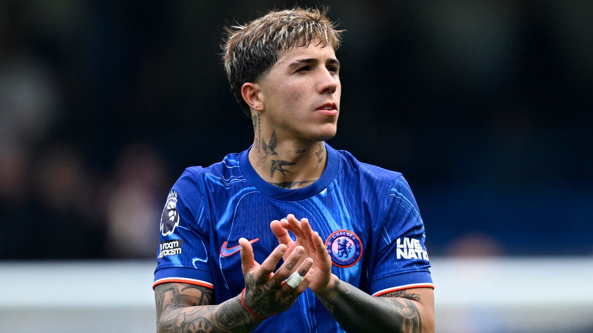 Enzo Fernández during a match with Chelsea for the Premier League.