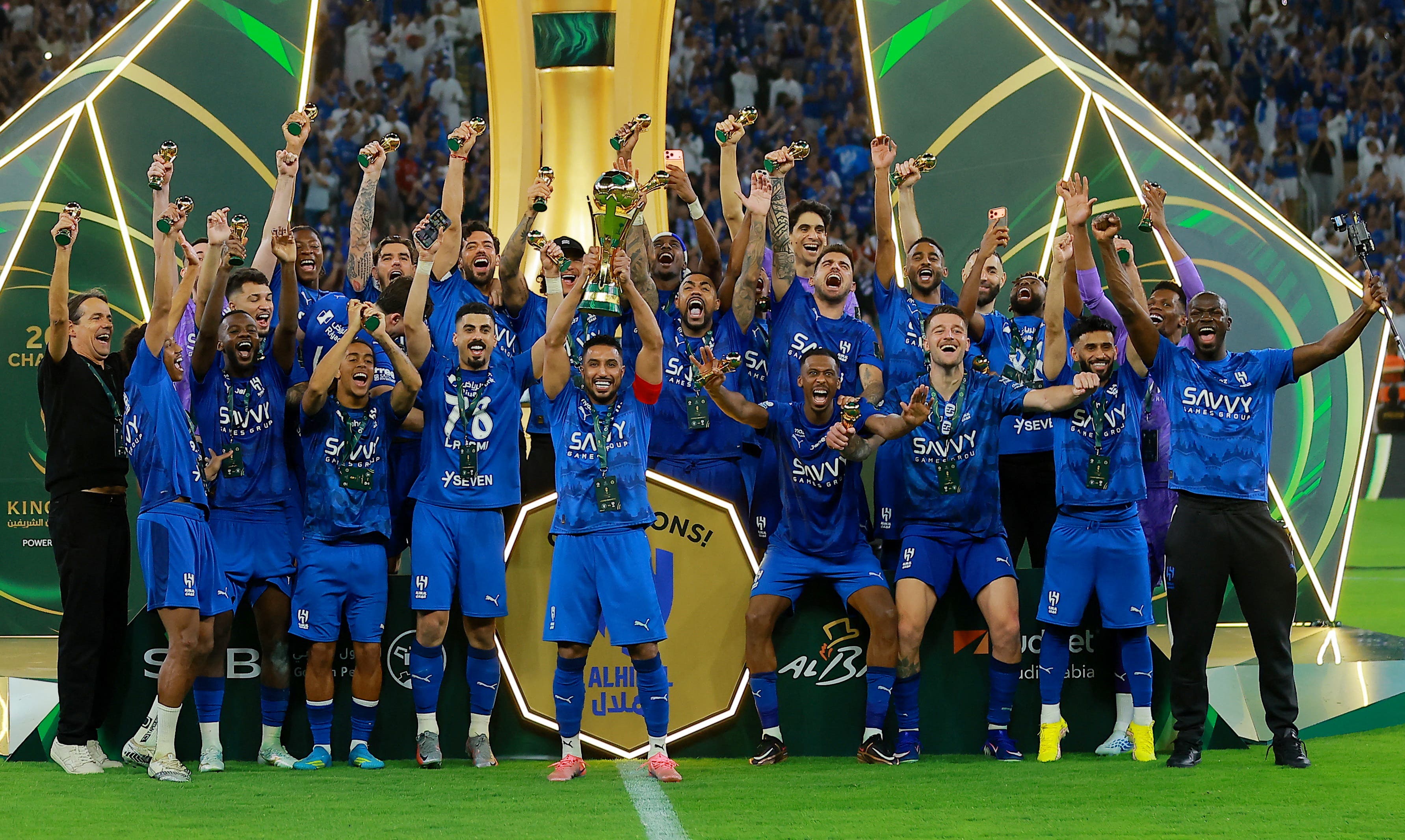 Soccer Football - King Cup of Champions - Final - Al Hilal v Al Kholood - King Abdullah Sports City Stadium, Jeddah, Saudi Arabia - May 8, 2026 Al Hilal players celebrate with the trophy after winning the King Cup of Champions REUTERS/Stringer