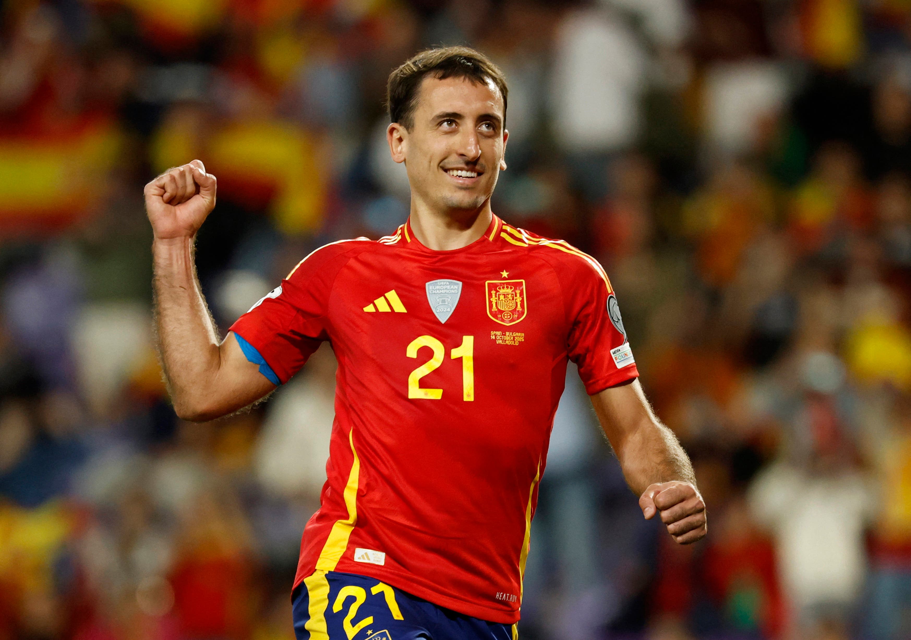 Soccer Football - FIFA World Cup - UEFA Qualifiers - Group E - Spain v Bulgaria - Estadio Jose Zorrilla, Valladolid, Spain - October 14, 2025 Spain's Mikel Oyarzabal celebrates scoring their fourth goal from the penalty spot REUTERS/Susana Vera