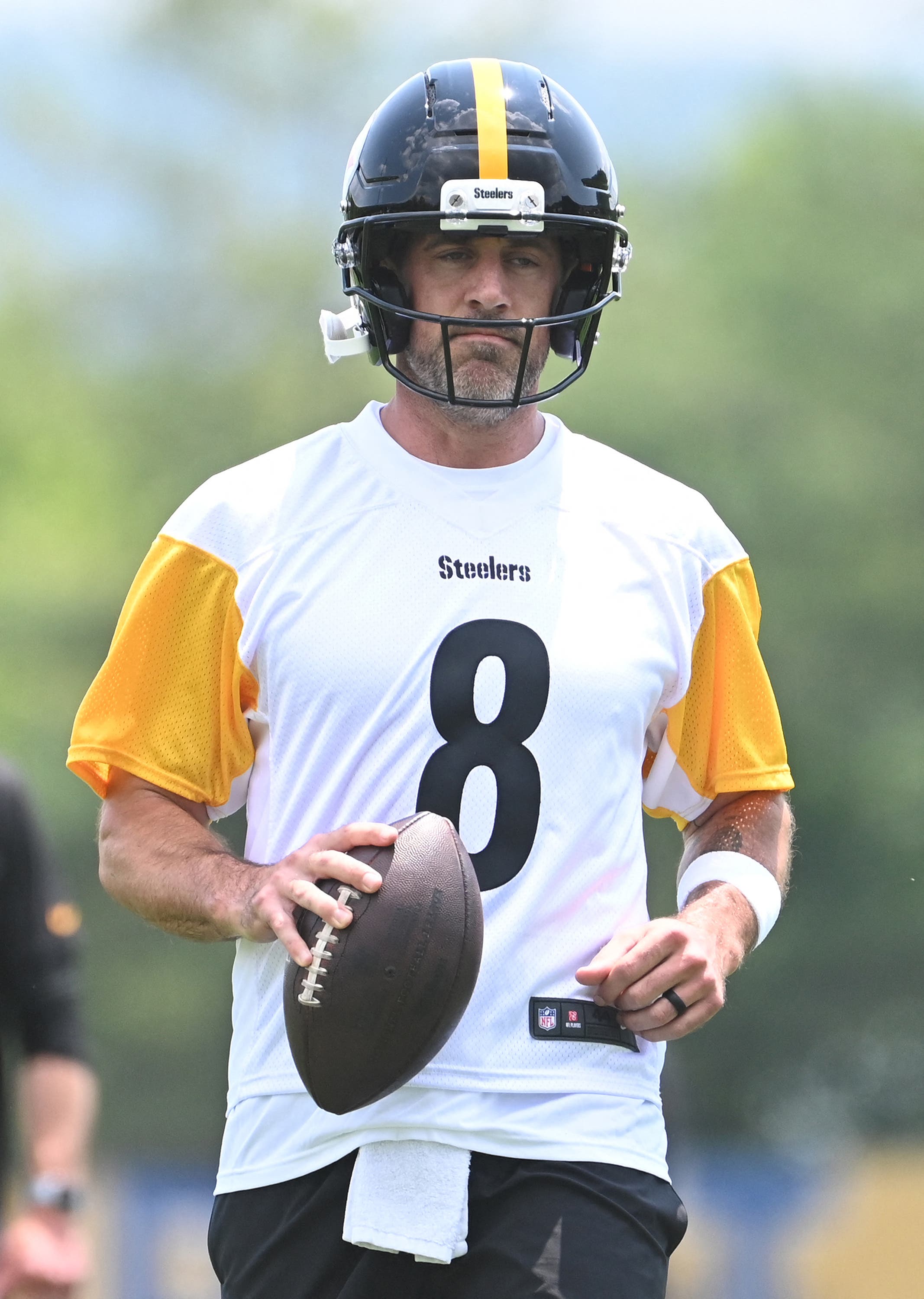 Jun 10, 2025; Pittsburgh, PA, USA; Pittsburgh Steelers quarterback Aaron Rodgers (8) during minicamp at their South Side facility. Mandatory Credit: Philip G. Pavely-Imagn Images
