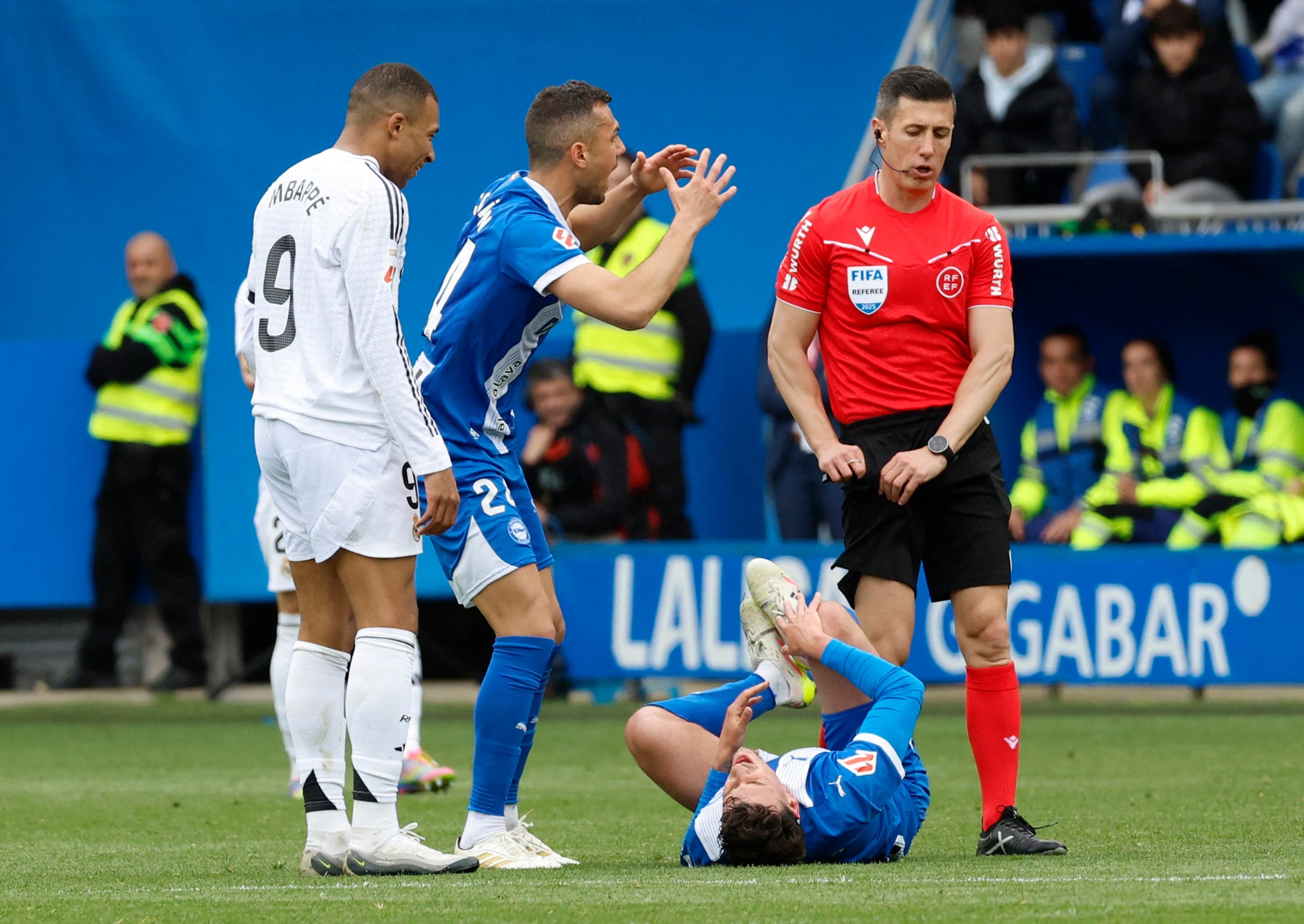 Soccer Football - LaLiga - Deportivo Alaves v Real Madrid - Estadio Mendizorroza, Vitoria-Gasteiz, Spain - April 13, 2025 Real Madrid's Kylian Mbappe before he is shown a red card after a VAR review REUTERS/Vincent West
