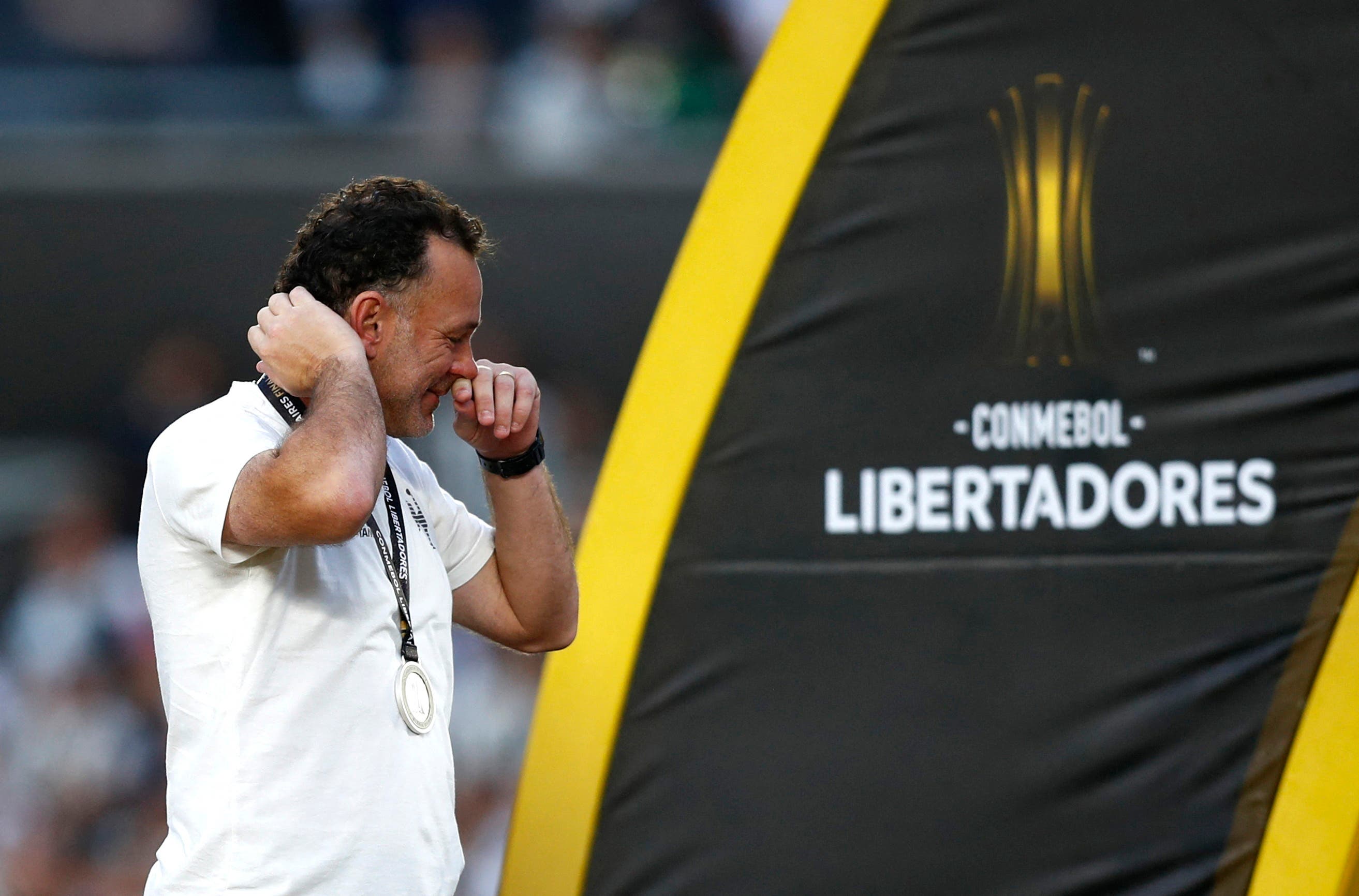 Soccer - Copa Libertadores - Final - Atletico Mineiro v Botafogo - Estadio Mas Monumental, Buenos Aires, Argentina - November 30, 2024 Atletico Mineiro coach Gabriel Milito looks dejected after the match REUTERS/Matias Baglietto