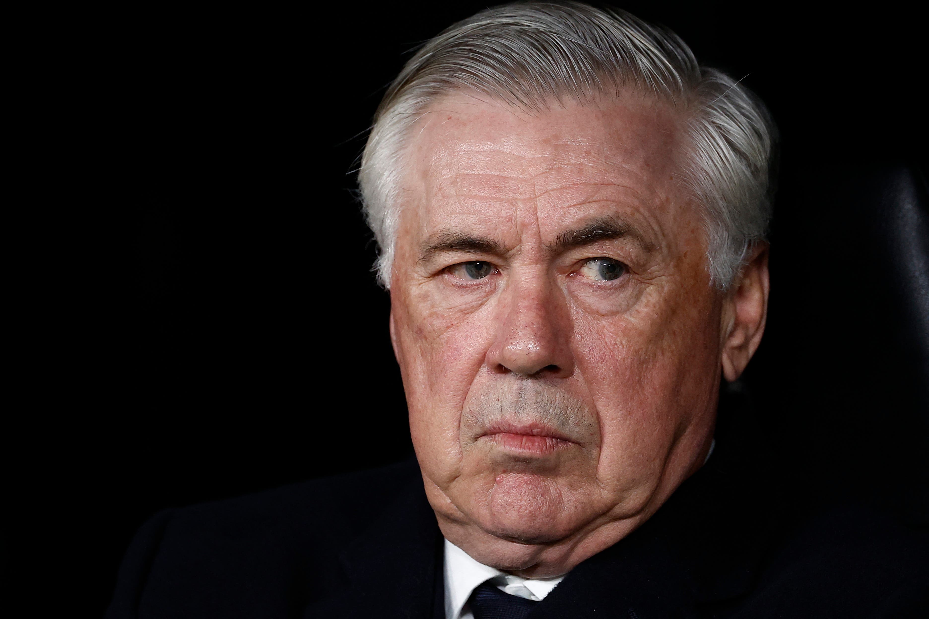 Soccer Football - Champions League - Quarter Final - Second Leg - Real Madrid v Arsenal - Santiago Bernabeu, Madrid, Spain - April 16, 2025 Real Madrid coach Carlo Ancelotti looks on before the match REUTERS/Juan Medina