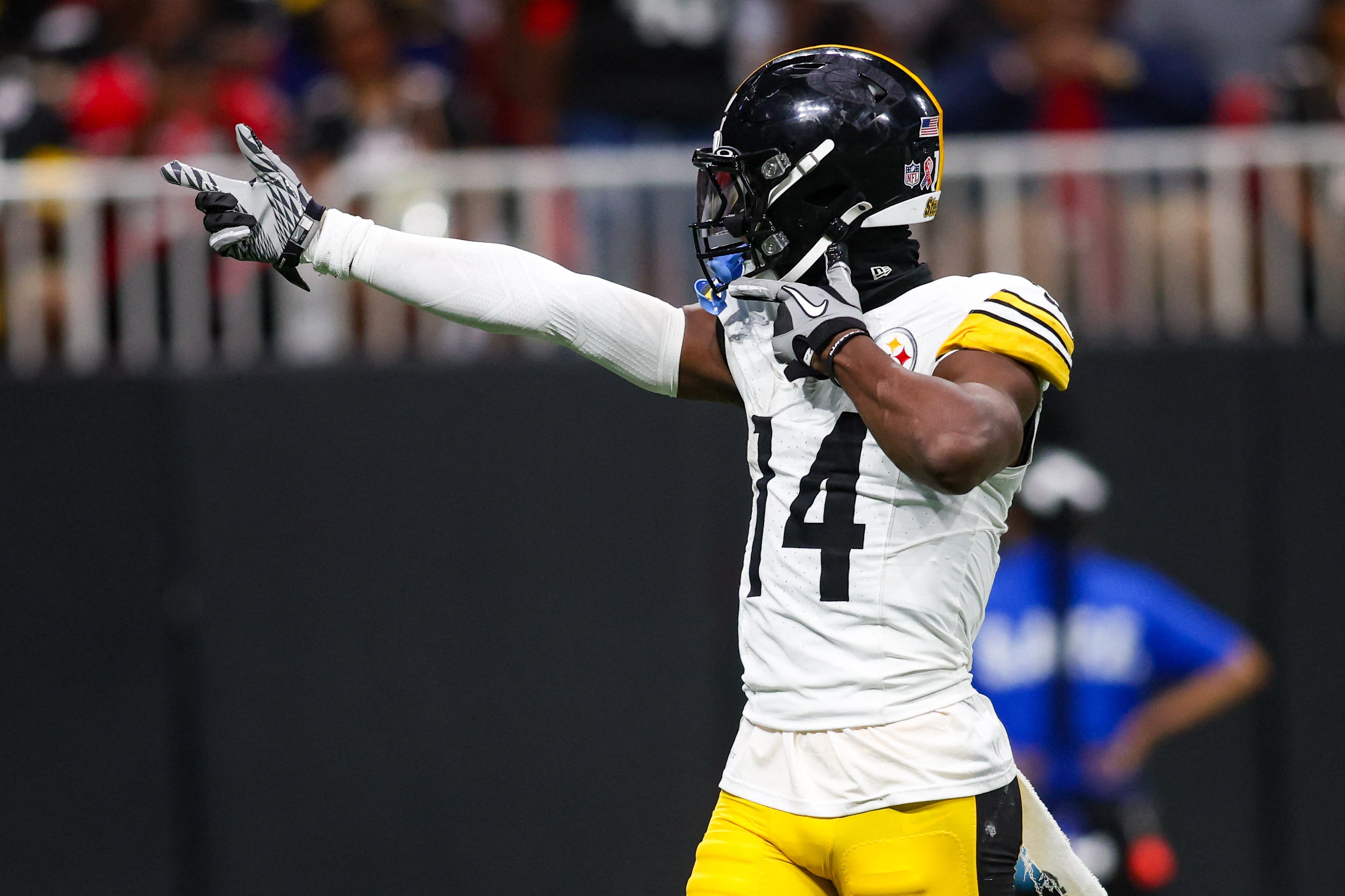 Pittsburgh Steelers wide receiver George Pickens (14) reacts after a catch