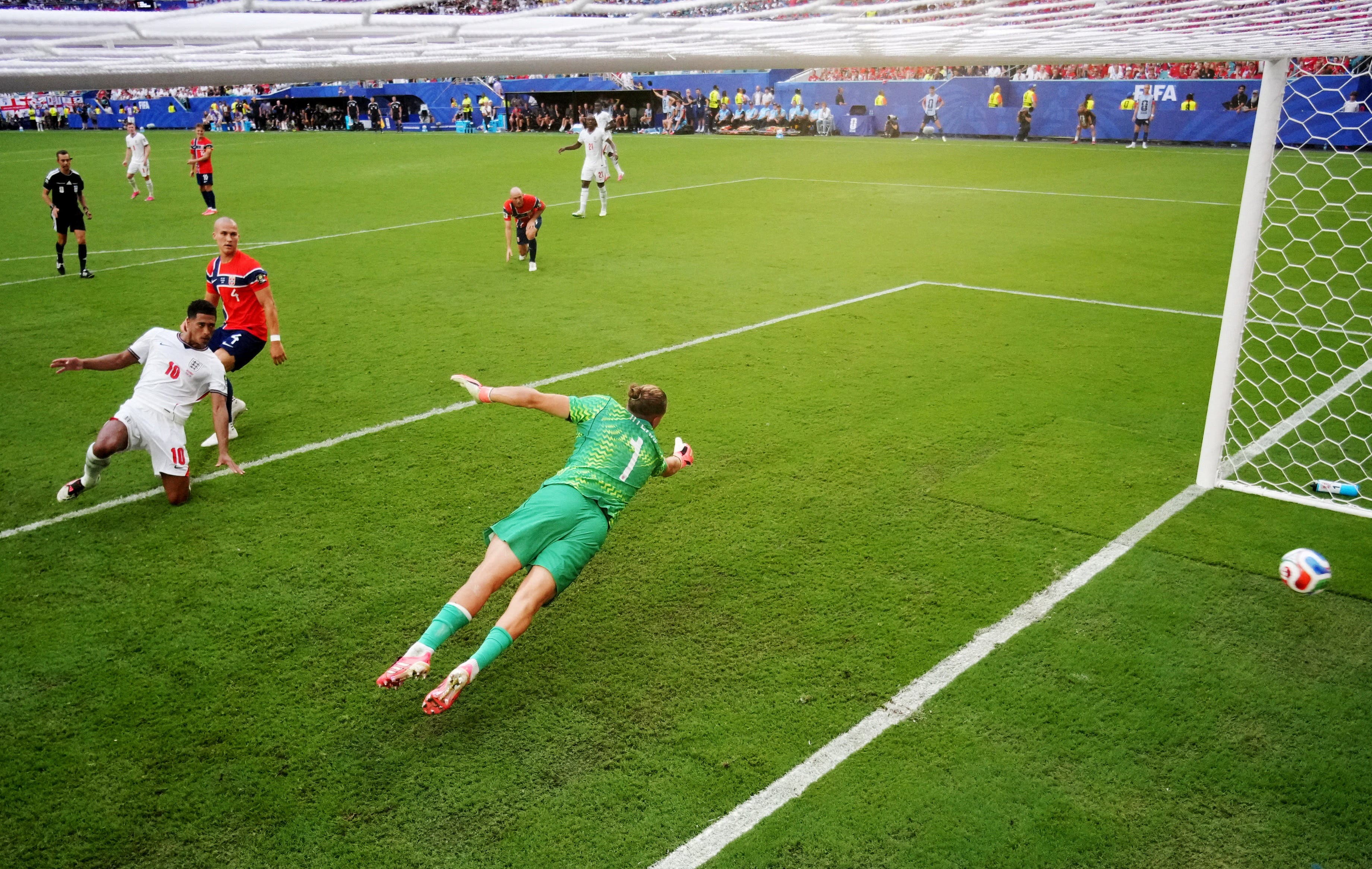 Soccer Football - FIFA World Cup 2026 - Quarter Final - Norway v England - Miami Stadium, Miami Gardens, Florida, U.S. - July 11, 2026 England's Jude Bellingham scores their second goal REUTERS/Omar Aziz TPX IMAGES OF THE DAY

