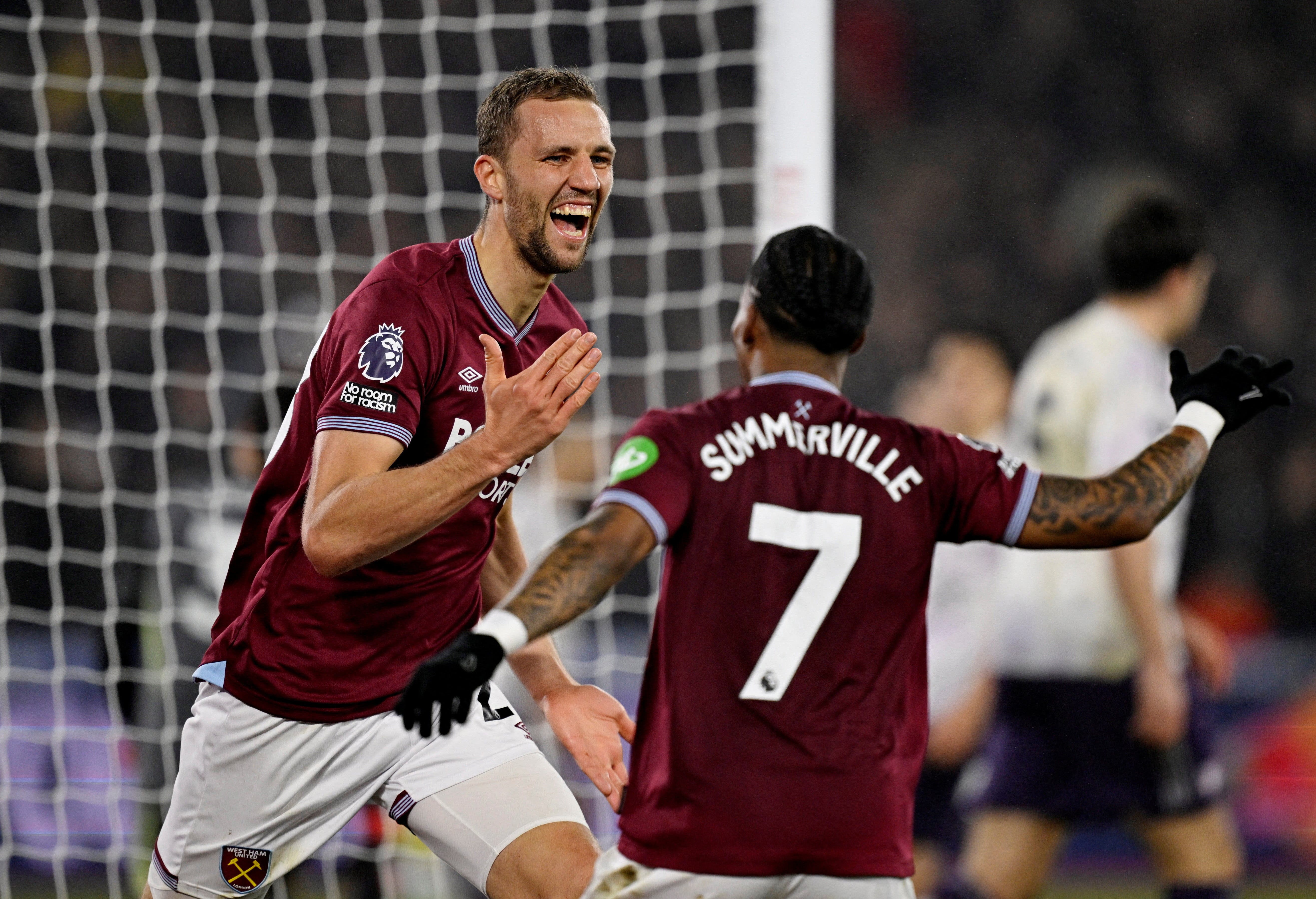 Soccer Football - Premier League - West Ham United v Manchester United - London Stadium, London, Britain - February 10, 2026 West Ham United's Tomas Soucek celebrates scoring their first goal with Crysencio Summerville REUTERS/Tony O Brien