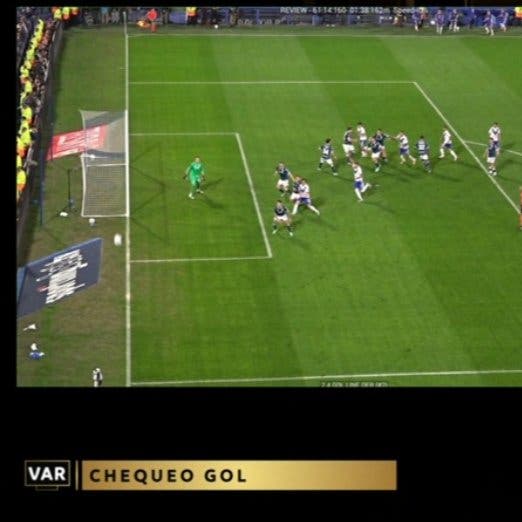 VAR Velez