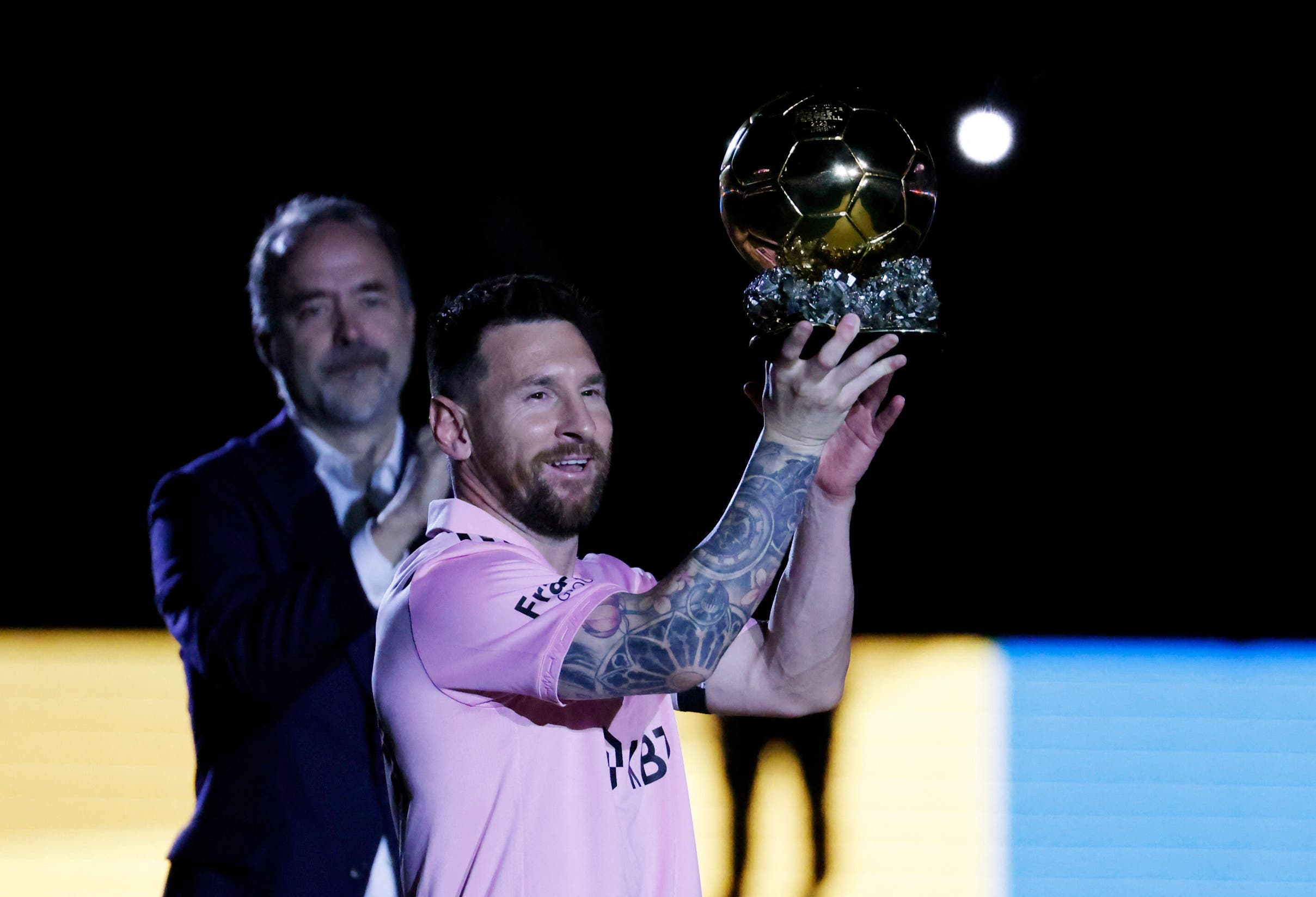 Lionel Messi shows his 8th Ballon D'Or in front of Inter Miami's fans.