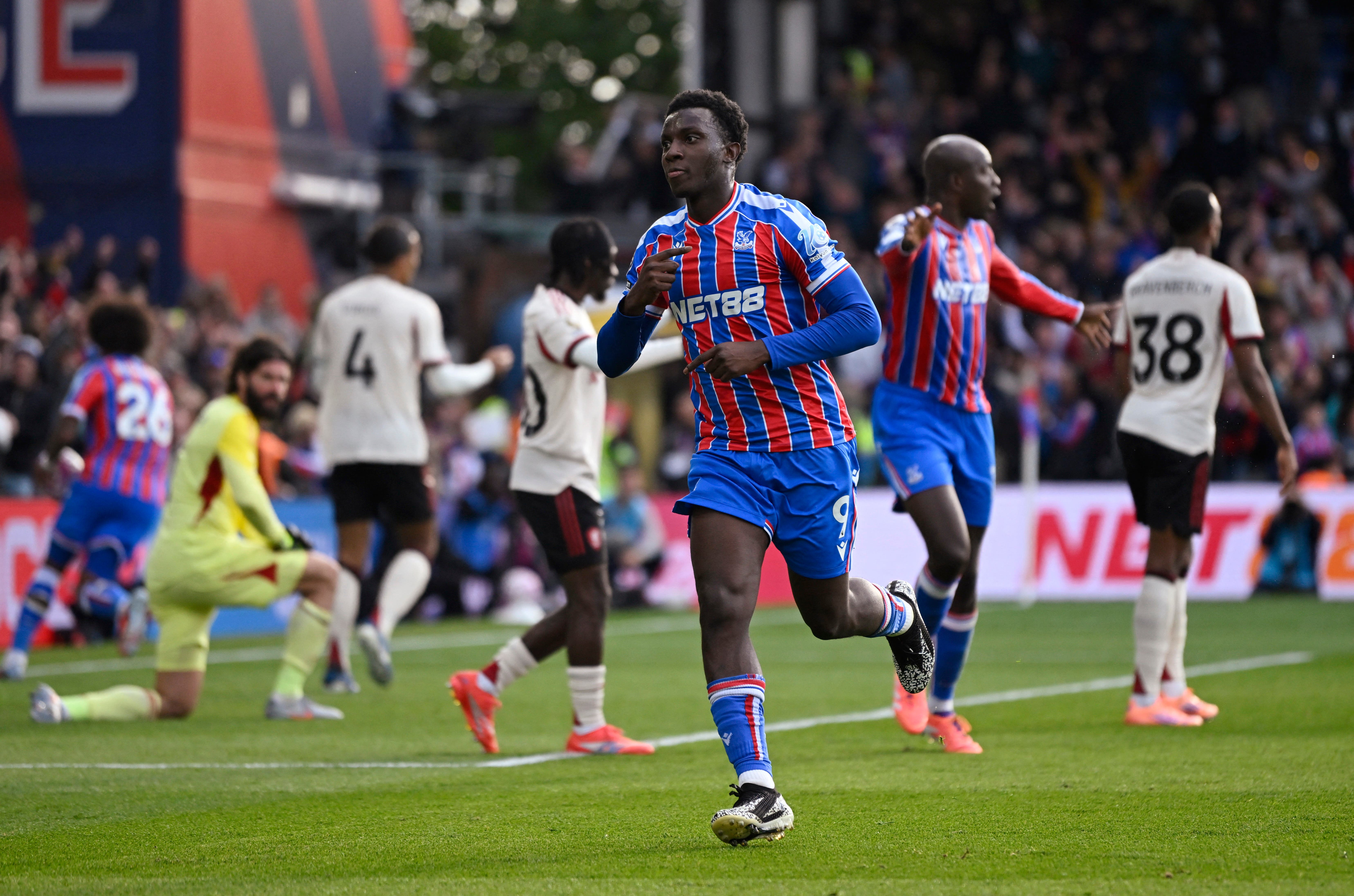Soccer Football - Premier League - Crystal Palace v Liverpool - Selhurst Park, London, Britain - September 27, 2025 Crystal Palace's Eddie Nketiah celebrates scoring their second goal REUTERS/Tony O Brien 