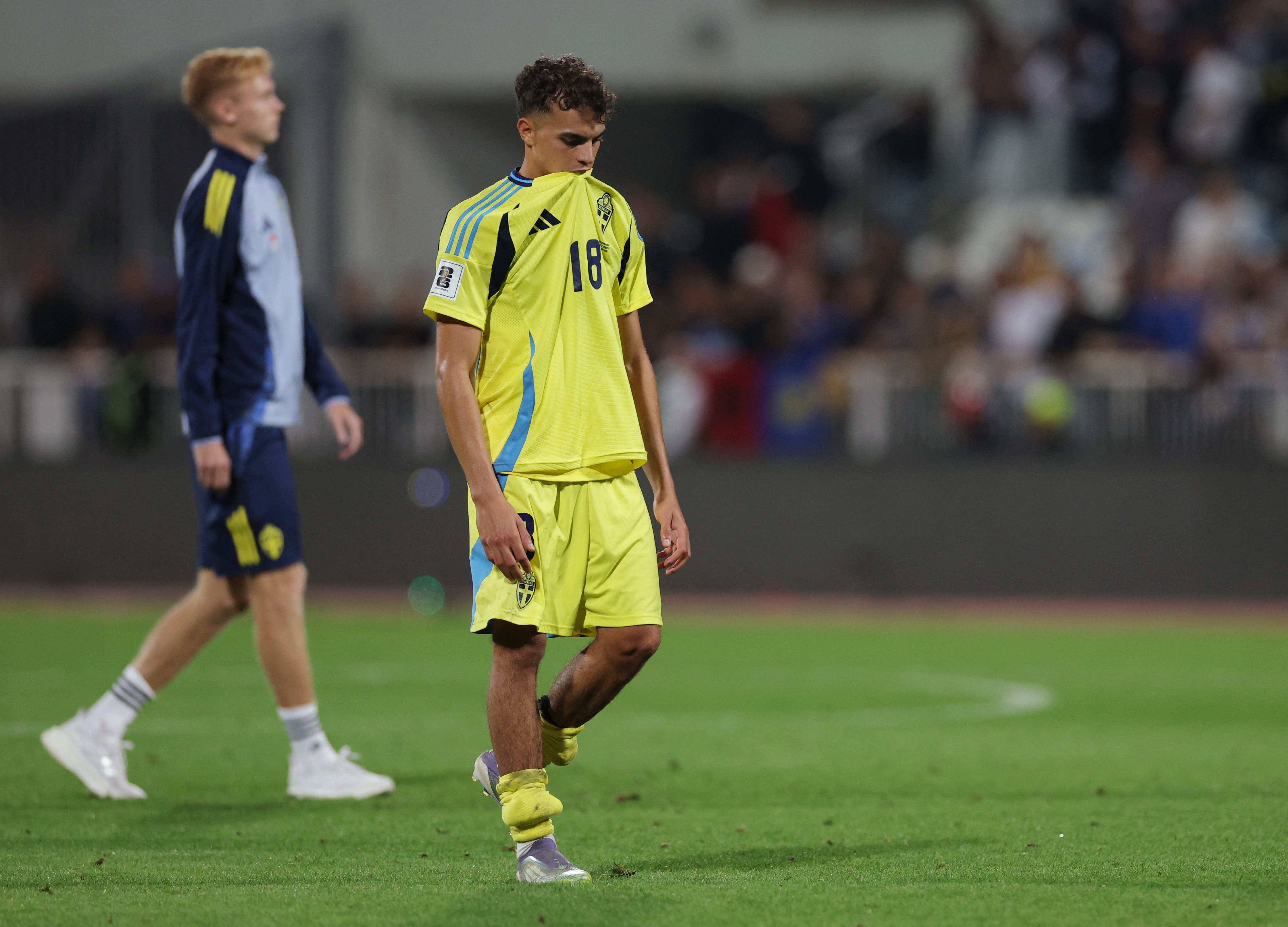 Soccer Football - World Cup - UEFA Qualifiers - Group B - Kosovo v Sweden - Fadil Vokrri Stadium, Pristina, Kosovo - September 8, 2025 Sweden's Yasin Ayari looks dejected after the match REUTERS/Valdrin Xhemaj