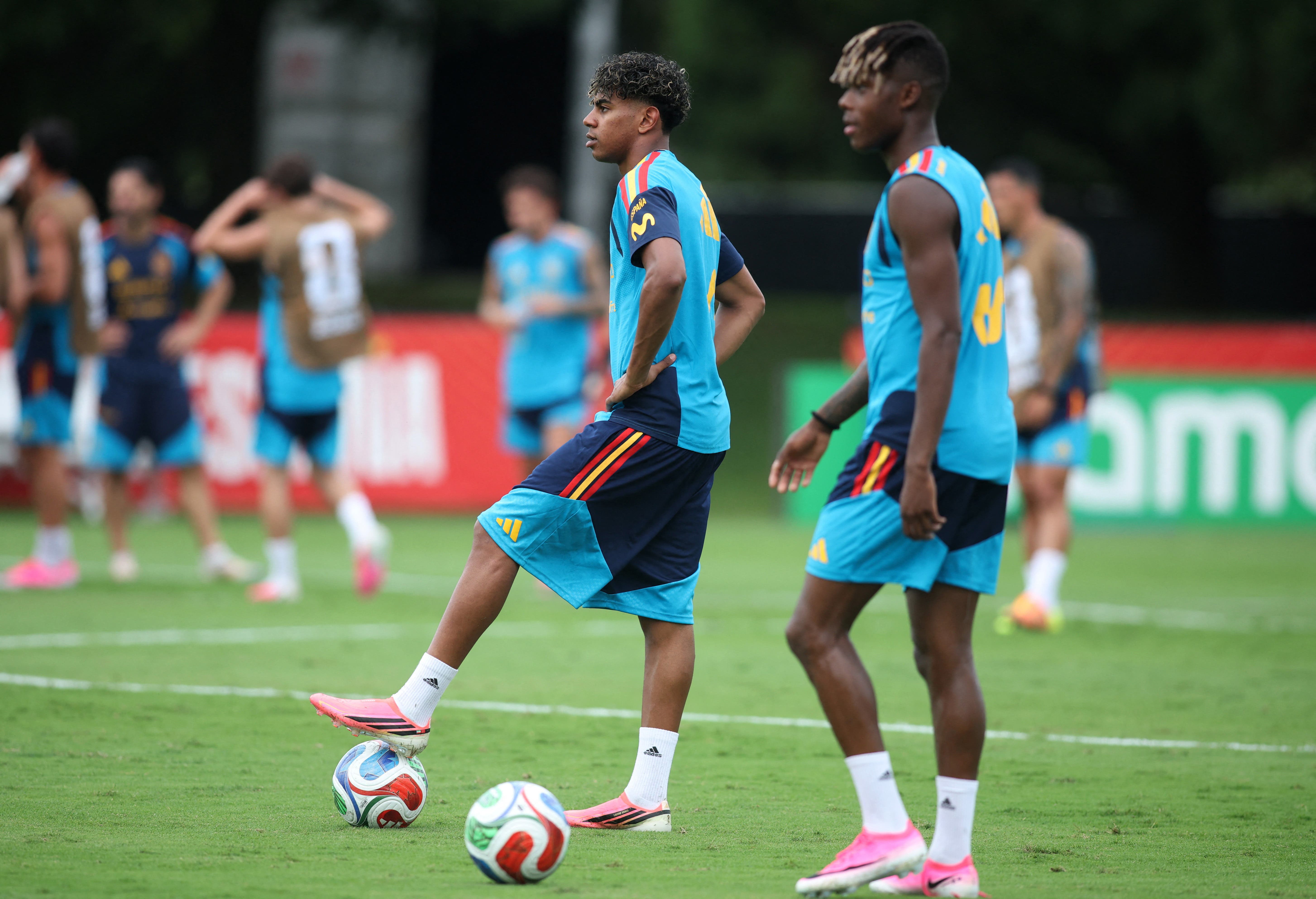 Soccer Football - FIFA World Cup 2026 - Spain Training - Baylor School, Chattanooga, Tennessee, U.S. - June 6, 2026 Spain's Lamine Yamal and Nico Williams during training IMAGN IMAGES via Reuters/Brett Davis