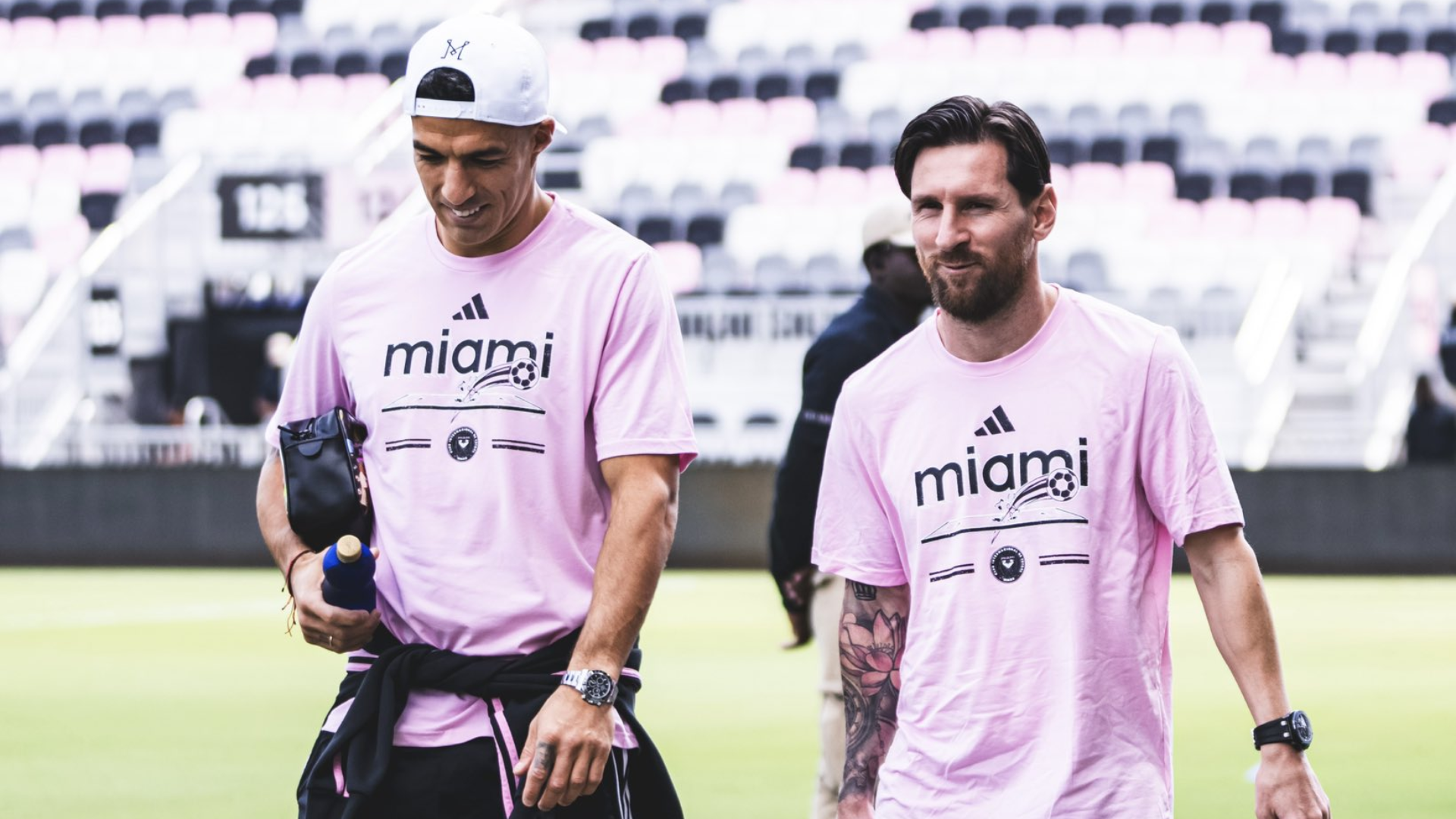 Luis Suárez y Leo Messi previo a un partido con el Inter Miami.