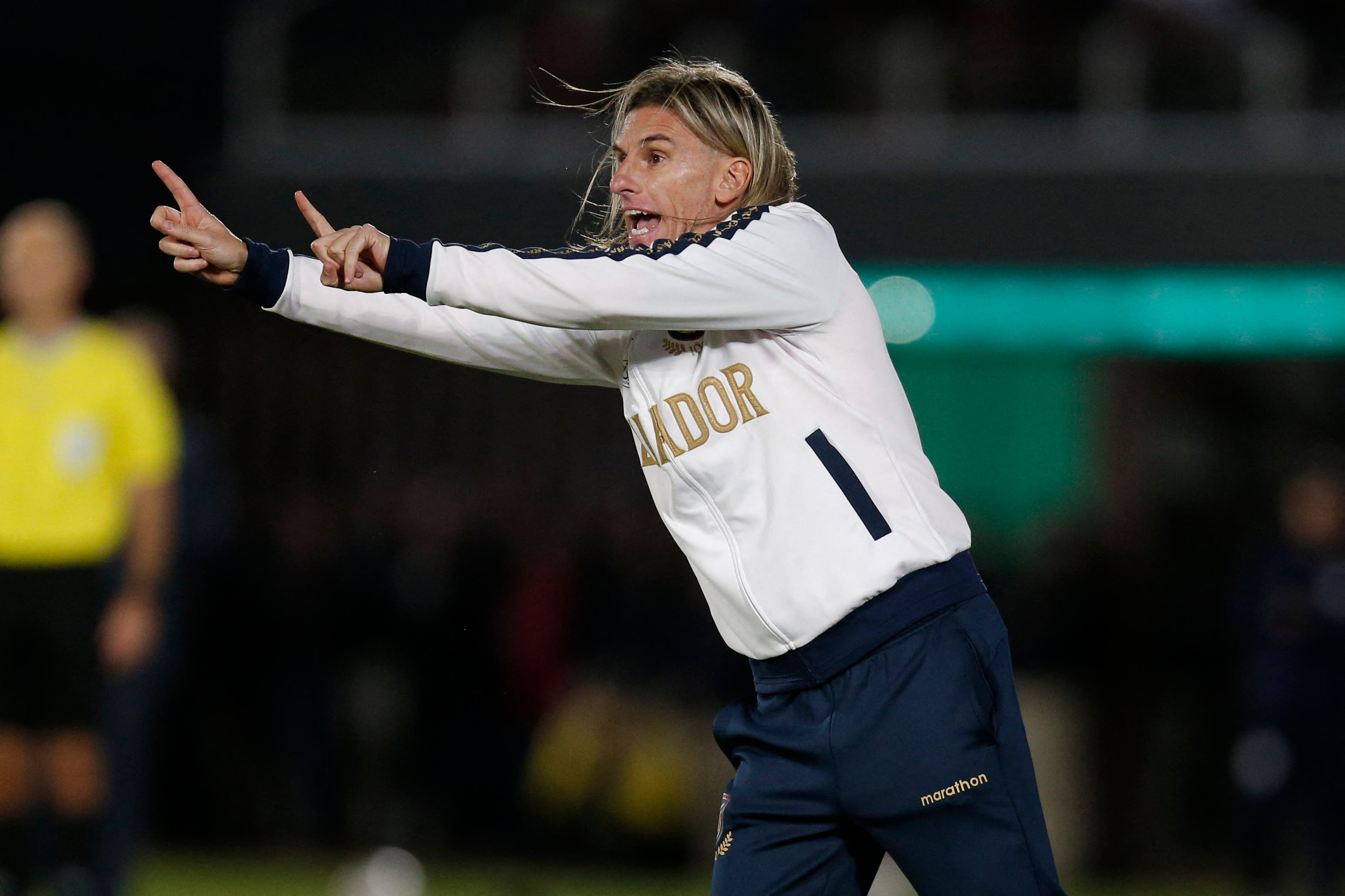 Soccer Football - World Cup - CONMEBOL Qualifiers - Paraguay v Ecuador - Estadio Defensores del Chaco, Asuncion, Paraguay - September 4, 2025 Ecuador coach Sebastian Beccacece reacts REUTERS/Cesar Olmedo
