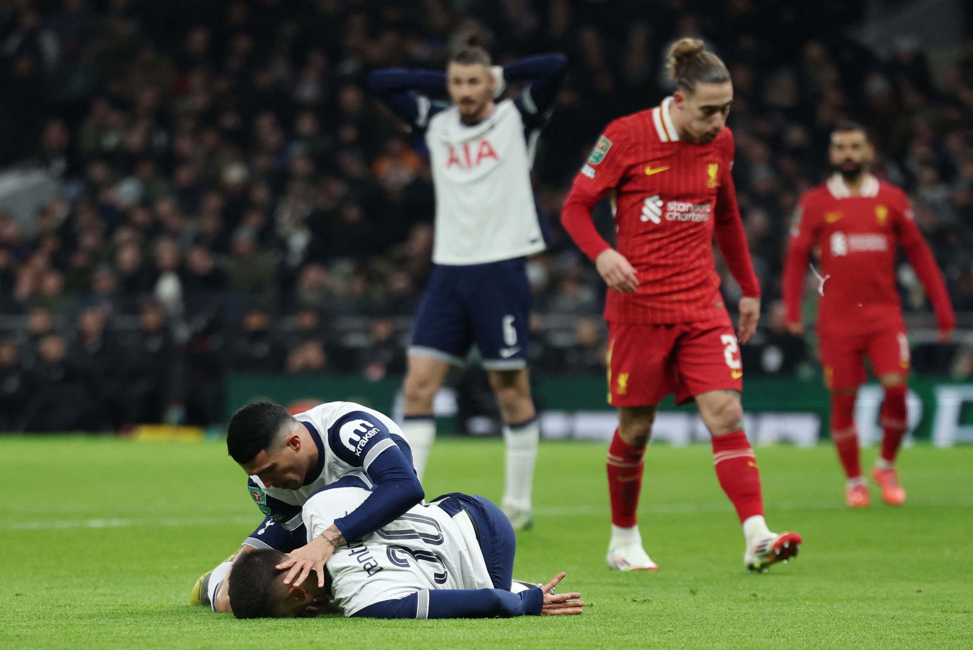 VIDEO) Moment Rodrigo Bentancur Collapses in Tottenham vs. Liverpool Match  | beIN SPORTS