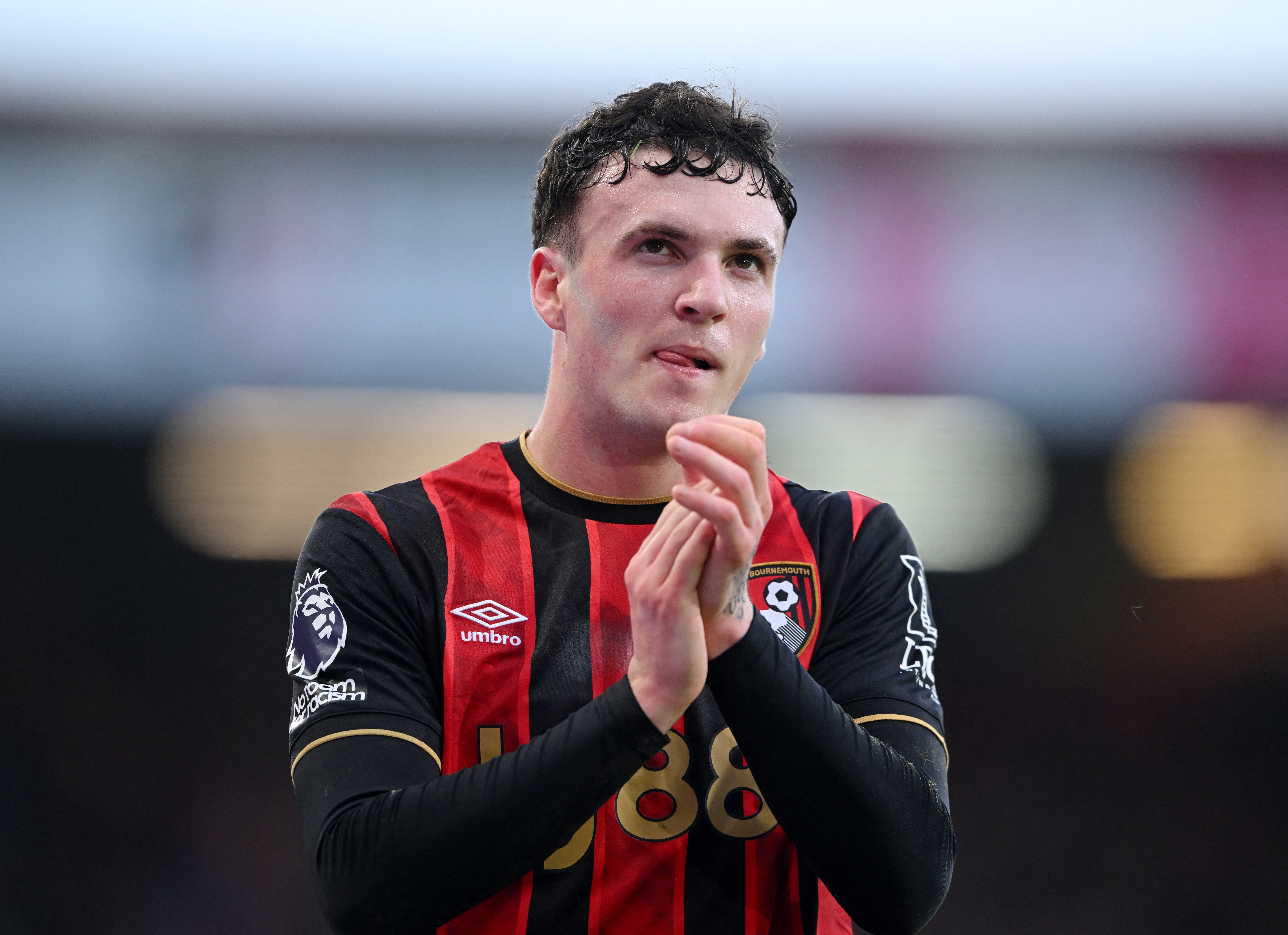 Soccer Football - Premier League - AFC Bournemouth v Aston Villa - Vitality Stadium, Bournemouth, Britain - February 7, 2026 AFC Bournemouth's Alex Jimenez applauds fans after the match REUTERS/Jaimi Joy EDITORIAL USE ONLY. NO USE WITH UNAUTHORIZED AUDIO, VIDEO, DATA, FIXTURE LISTS, CLUB/LEAGUE LOGOS OR 'LIVE' SERVICES. ONLINE IN-MATCH USE LIMITED TO 120 IMAGES, NO VIDEO EMULATION. NO USE IN BETTING, GAMES OR SINGLE CLUB/LEAGUE/PLAYER PUBLICATIONS. PLEASE CONTACT YOUR ACCOUNT REPRESENTATIVE FOR FURTHER DETAILS..