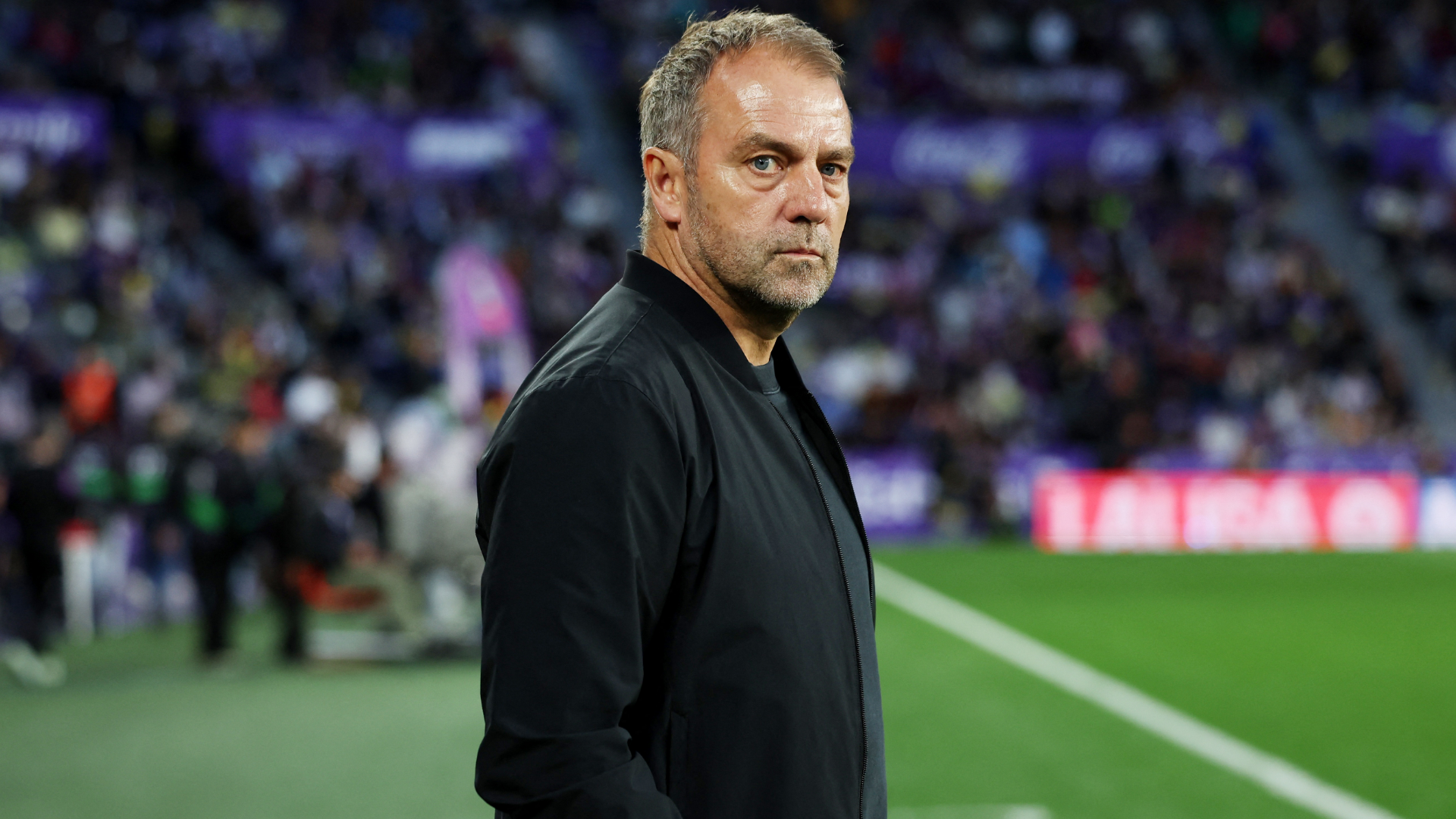 Hansi Flick durante un partido con el FC Barcelona.