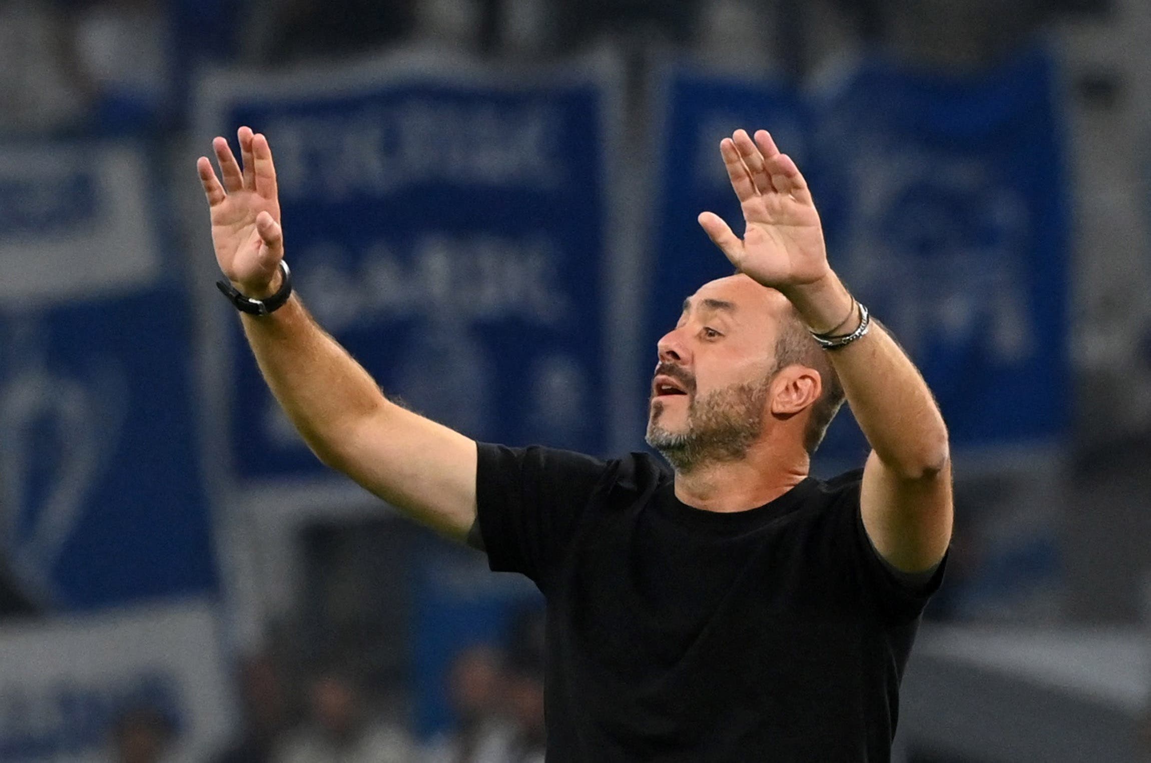 Soccer Football - Ligue 1 - Olympique de Marseille v Paris St Germain - Orange Velodrome, Marseille, France - September 22, 2025 Olympique de Marseille coach Roberto De Zerbi reacts REUTERS/Alexandre Dimou