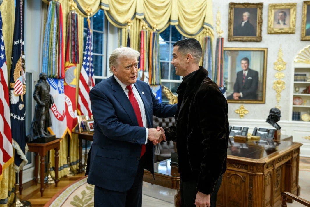 Cristiano Ronaldo meets with Donald Trump in the White House.