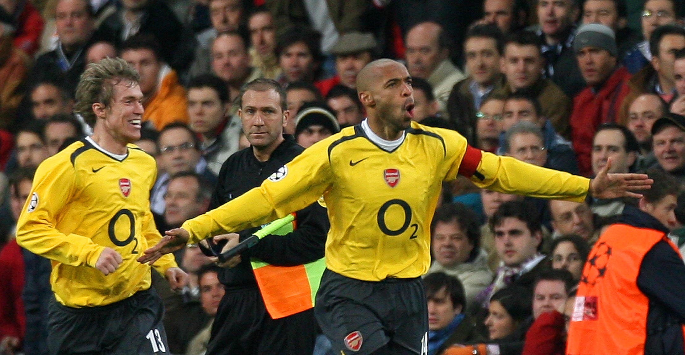 Thierry Henry celebra un gol contra el Real Madrid en 2006