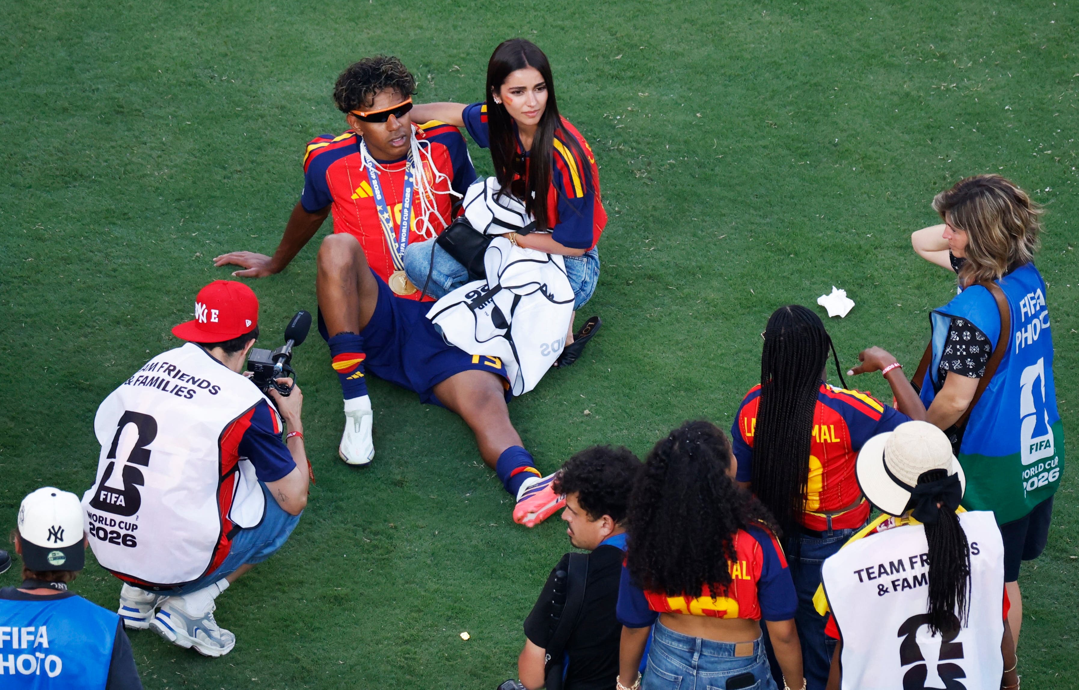 Soccer Football - FIFA World Cup 2026 - Final - Spain v Argentina - New York/New Jersey Stadium, East Rutherford, New Jersey, U.S. - July 19, 2026 Spain's Lamine Yamal celebrates with his partner, Ines Garcia after winning the World Cup REUTERS/Brian Snyder

