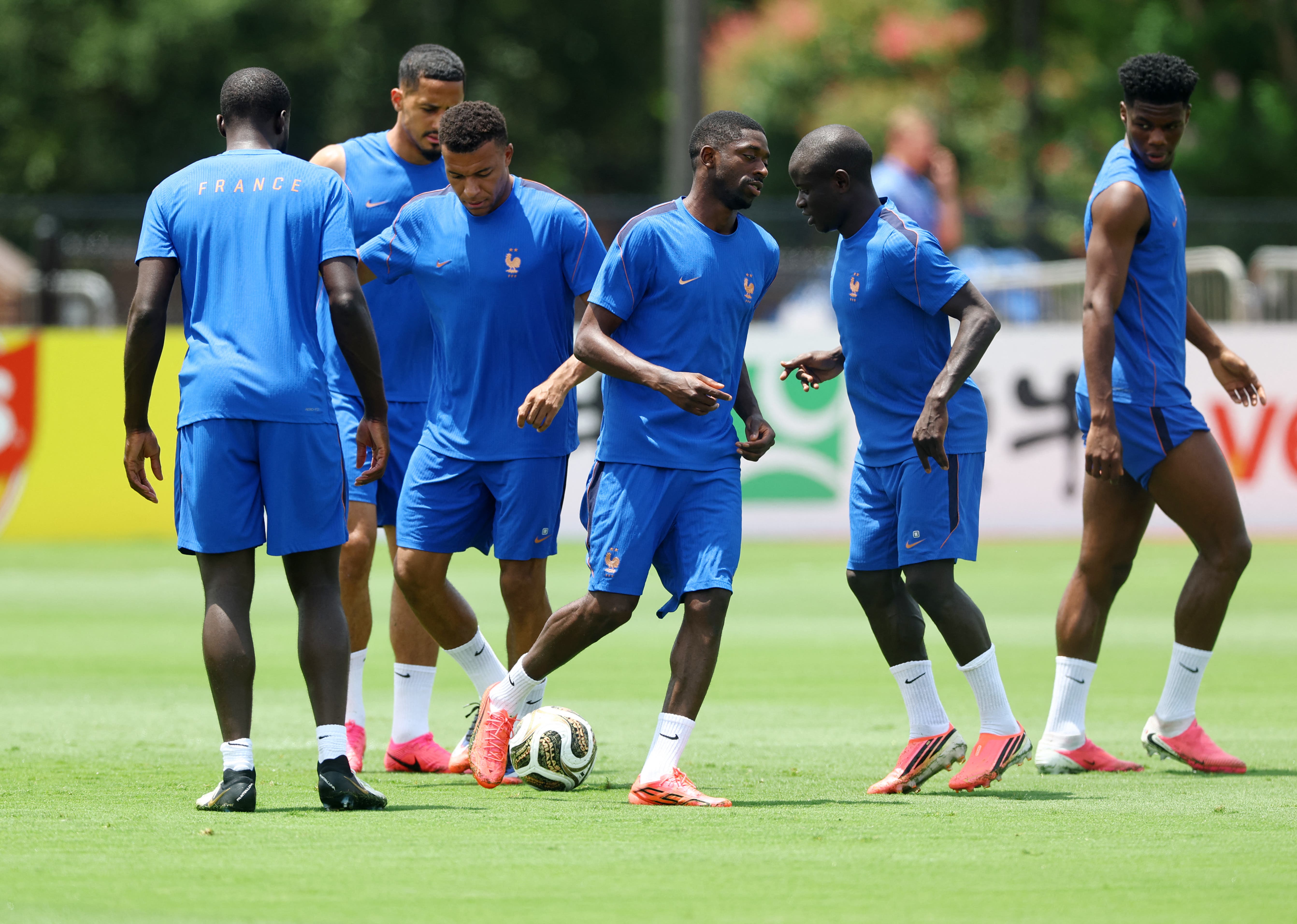 Soccer Football - FIFA World Cup 2026 - France Training - Southern Methodist University, Dallas, Texas, U.S. - July 13, 2026 France's William Saliba, Kylian Mbappe, Ousmane Dembele, Ngolo Kante and Aurelien Tchouameni during training REUTERS/Kai Pfaffenbach

