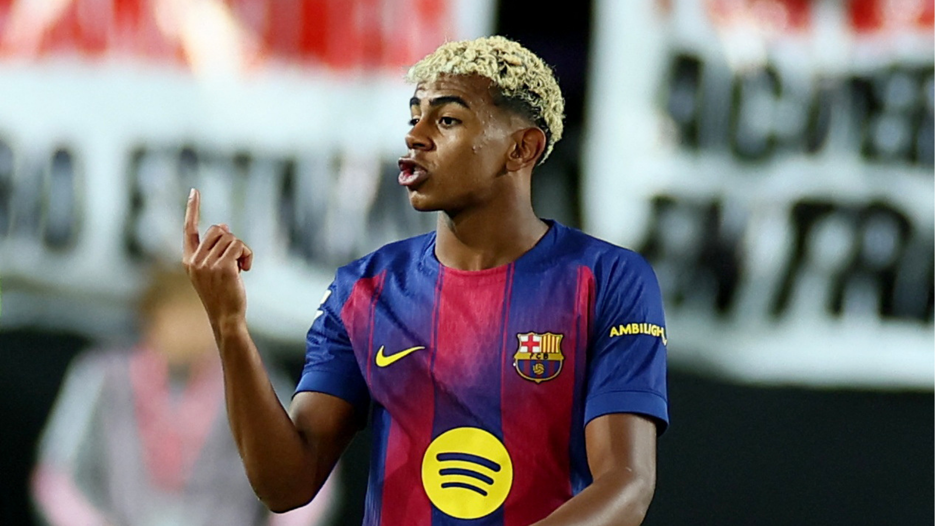 Lamine playing for Barcelona.