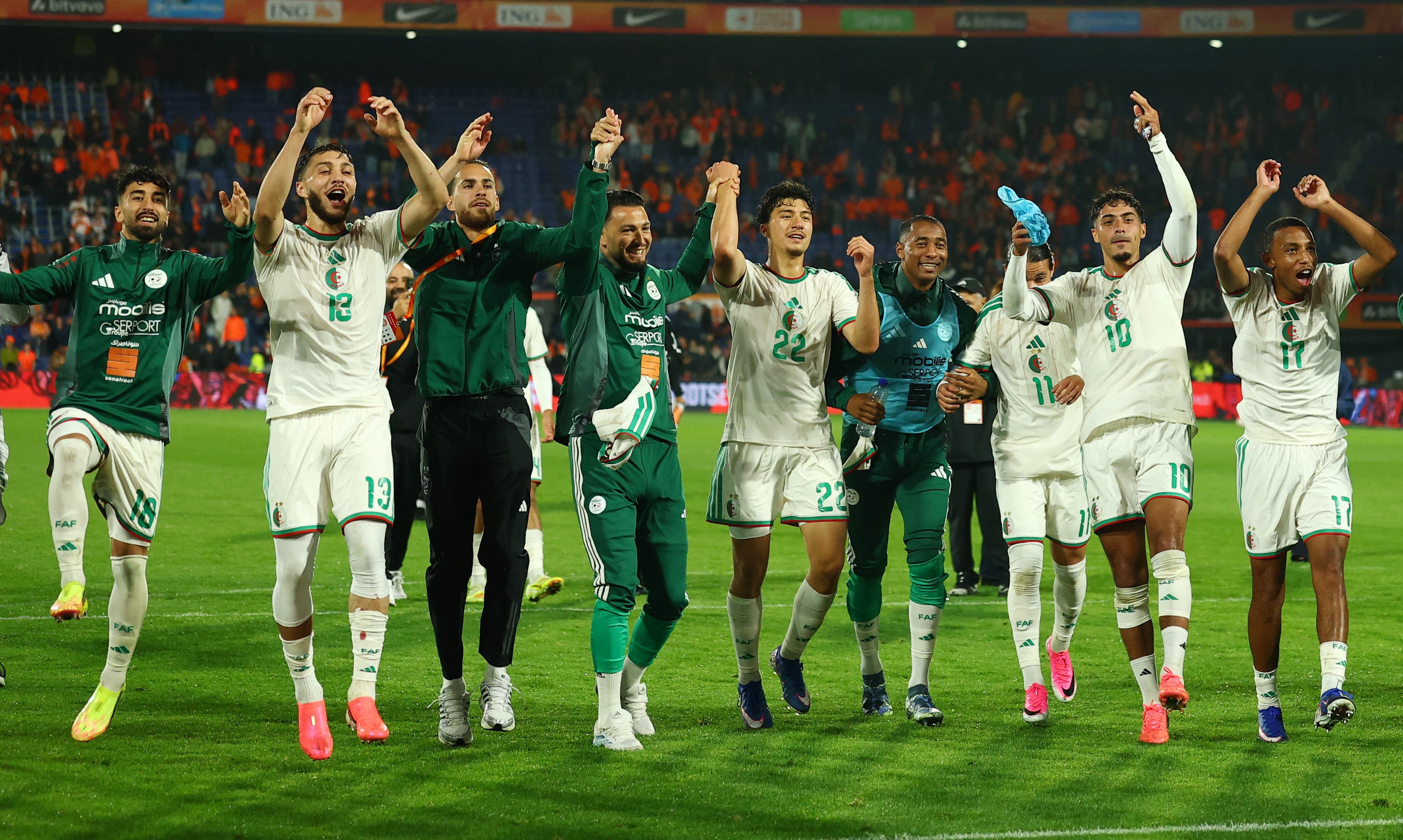 Soccer Football - International Friendly - Netherlands v Algeria - De Kuip, Rotterdam, Netherlands - June 3, 2026 Algeria players celebrates after the match REUTERS/Piroschka Van De Wouw