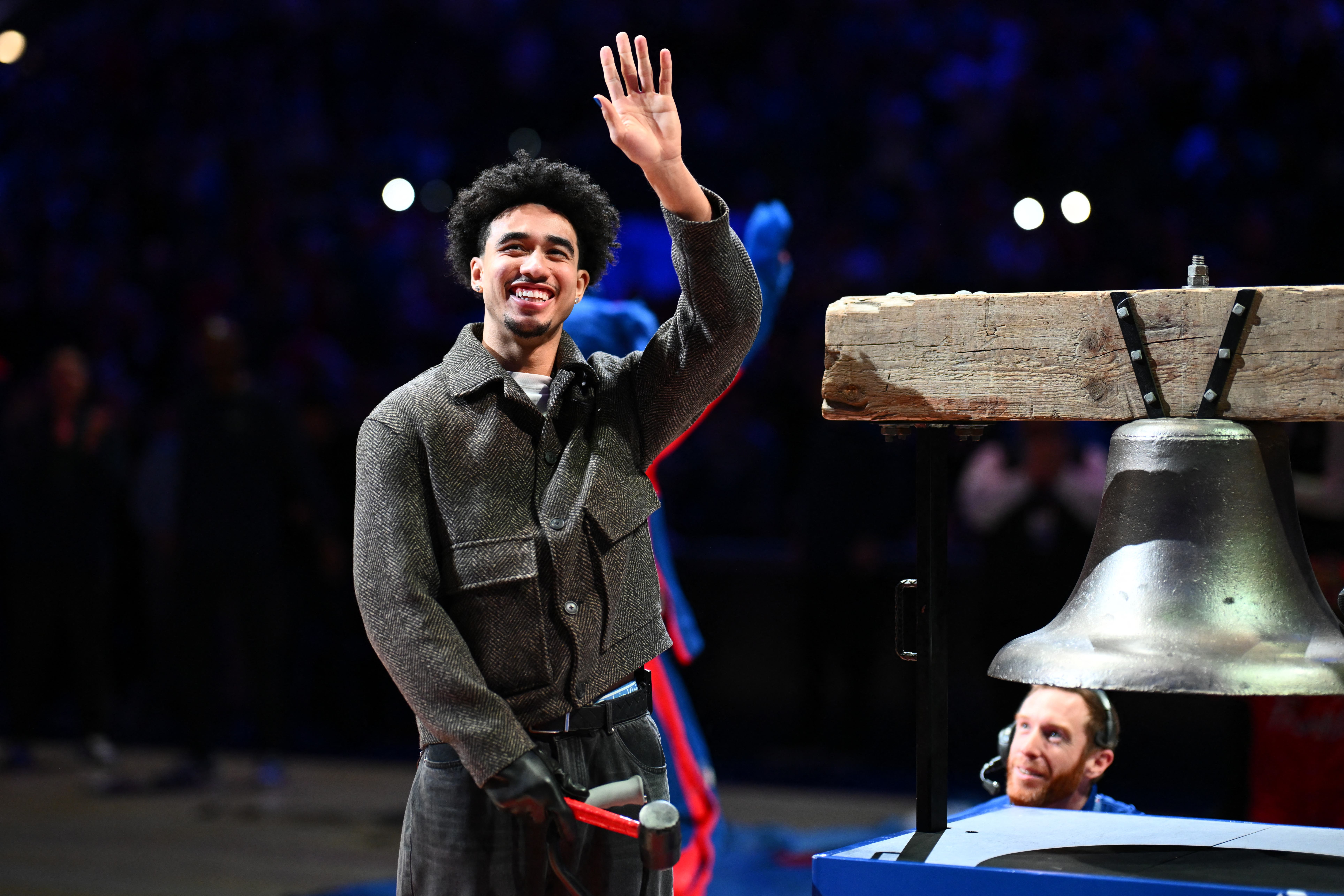 Jared McCain para los Philadelphia 76ers.