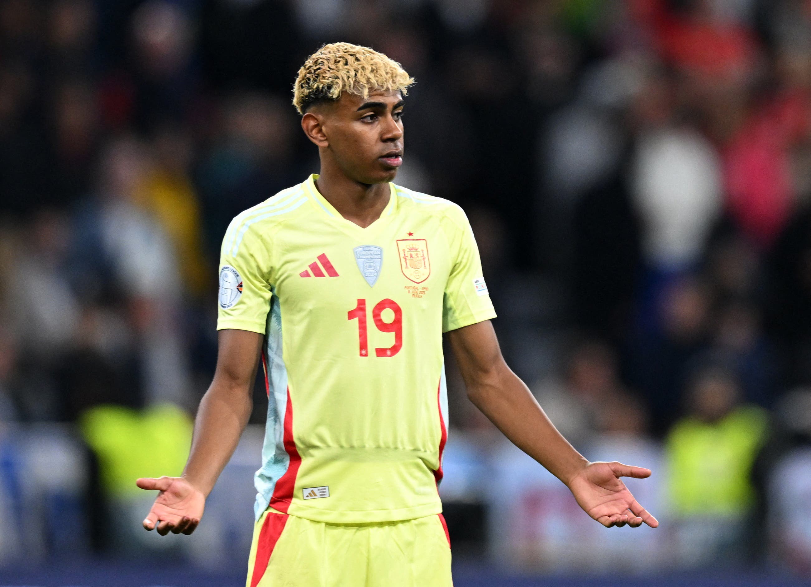 Lamine Yamal during a match with Spain national team.