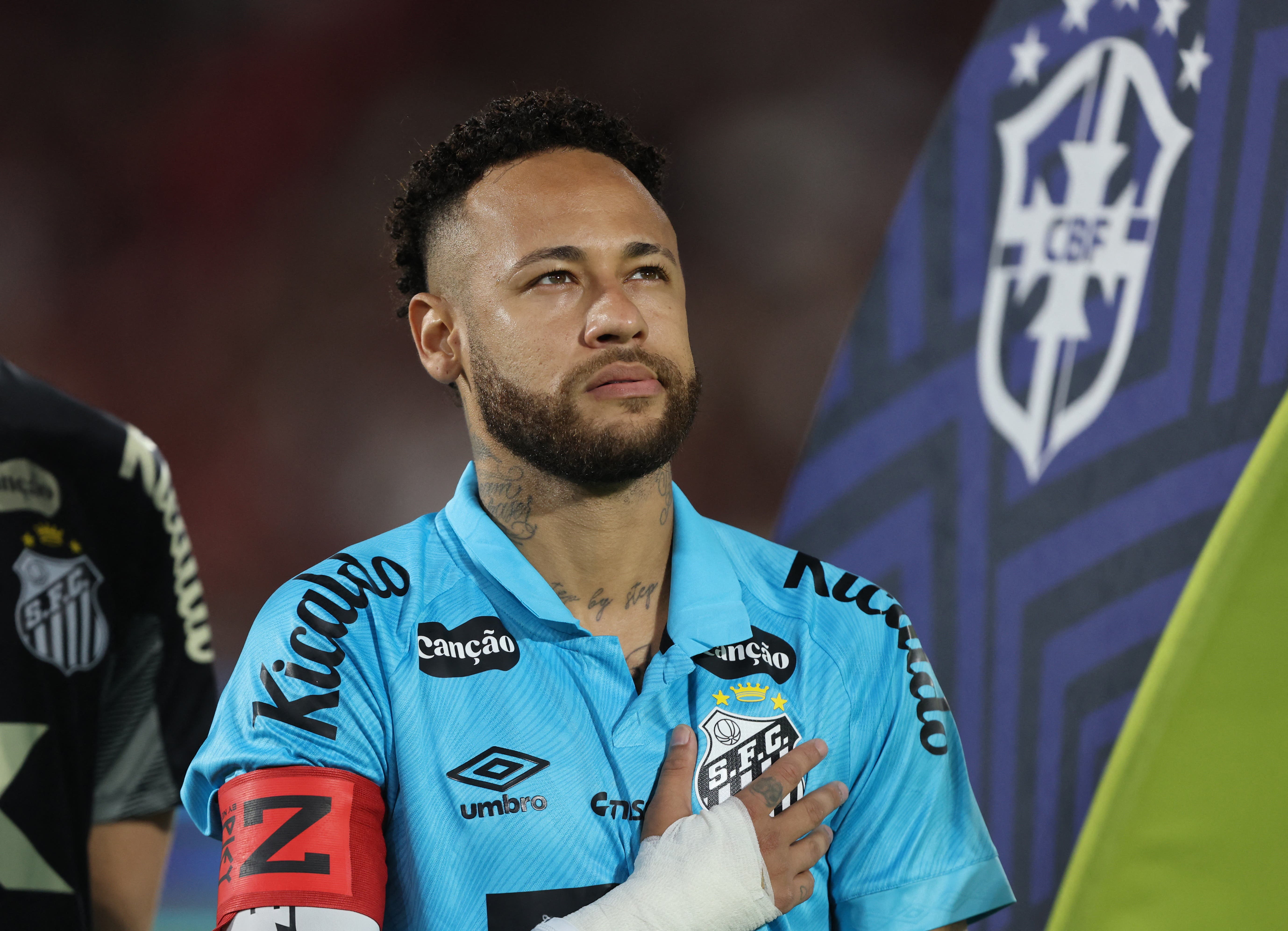Soccer Football - Brasileiro Championship - Flamengo v Santos - Estadio Maracana, Rio de Janeiro, Brazil - November 9, 2025 Santos' Neymar before the match REUTERS/Jorge Silva