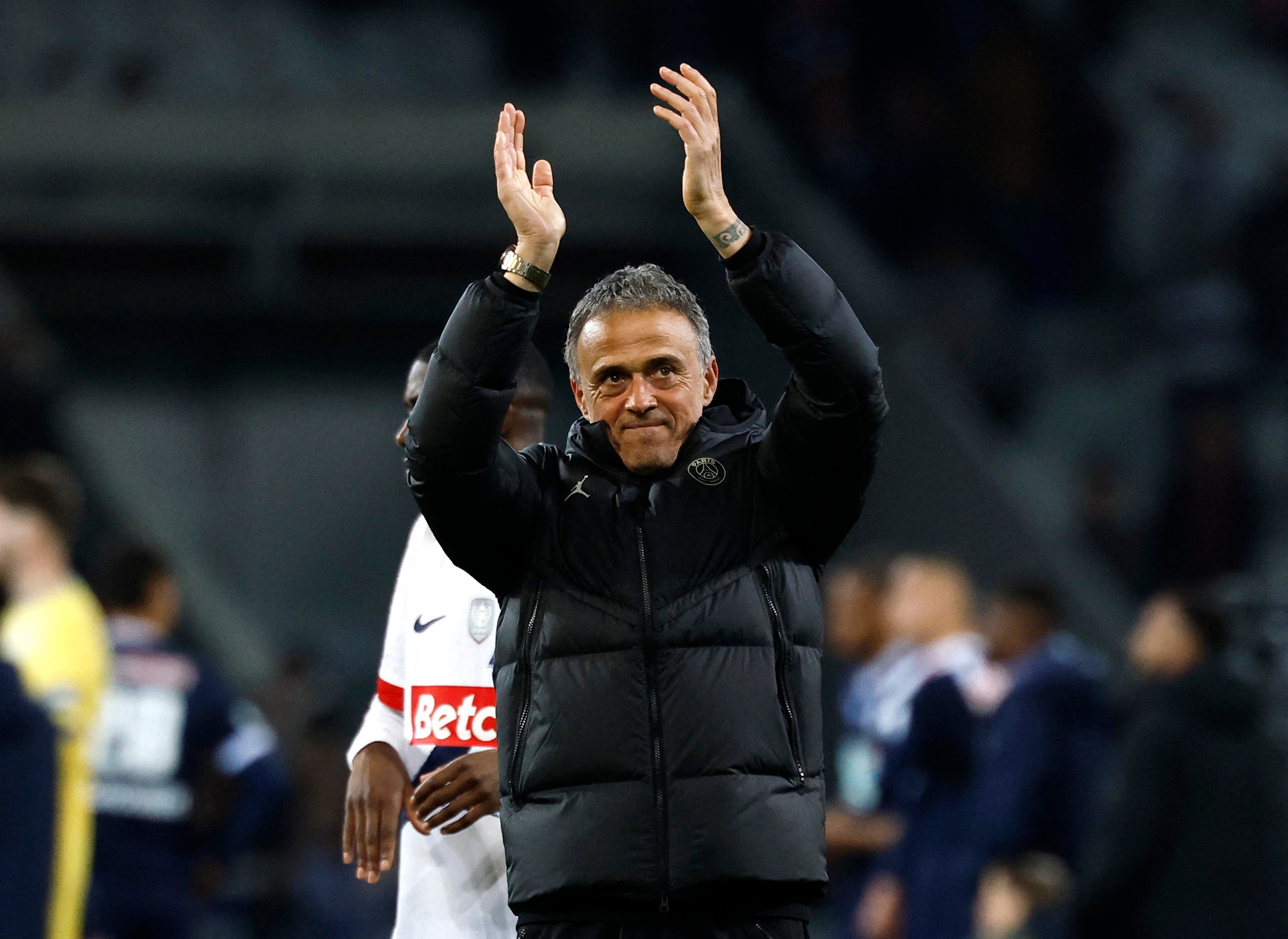 Soccer Football - Coupe de France - Semi Final - USL Dunkerque v Paris St Germain - Decathlon Arena Stade Pierre-Mauroy, Villeneuve-d'Ascq, France - April 1, 2025 Paris St Germain coach Luis Enrique celebrates after the match REUTERS/Stephanie Lecocq
