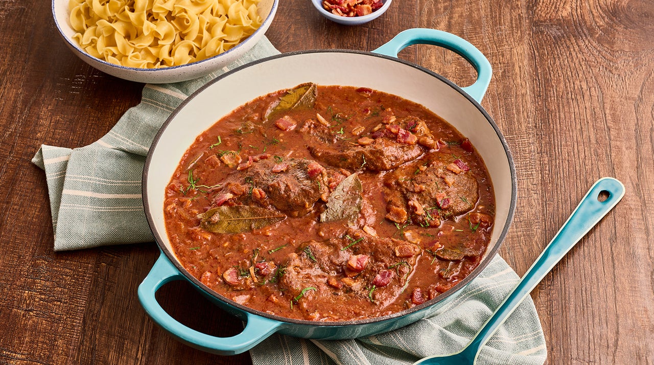 Swiss Steak with Applewood Smoked Bacon | Farmland Foods