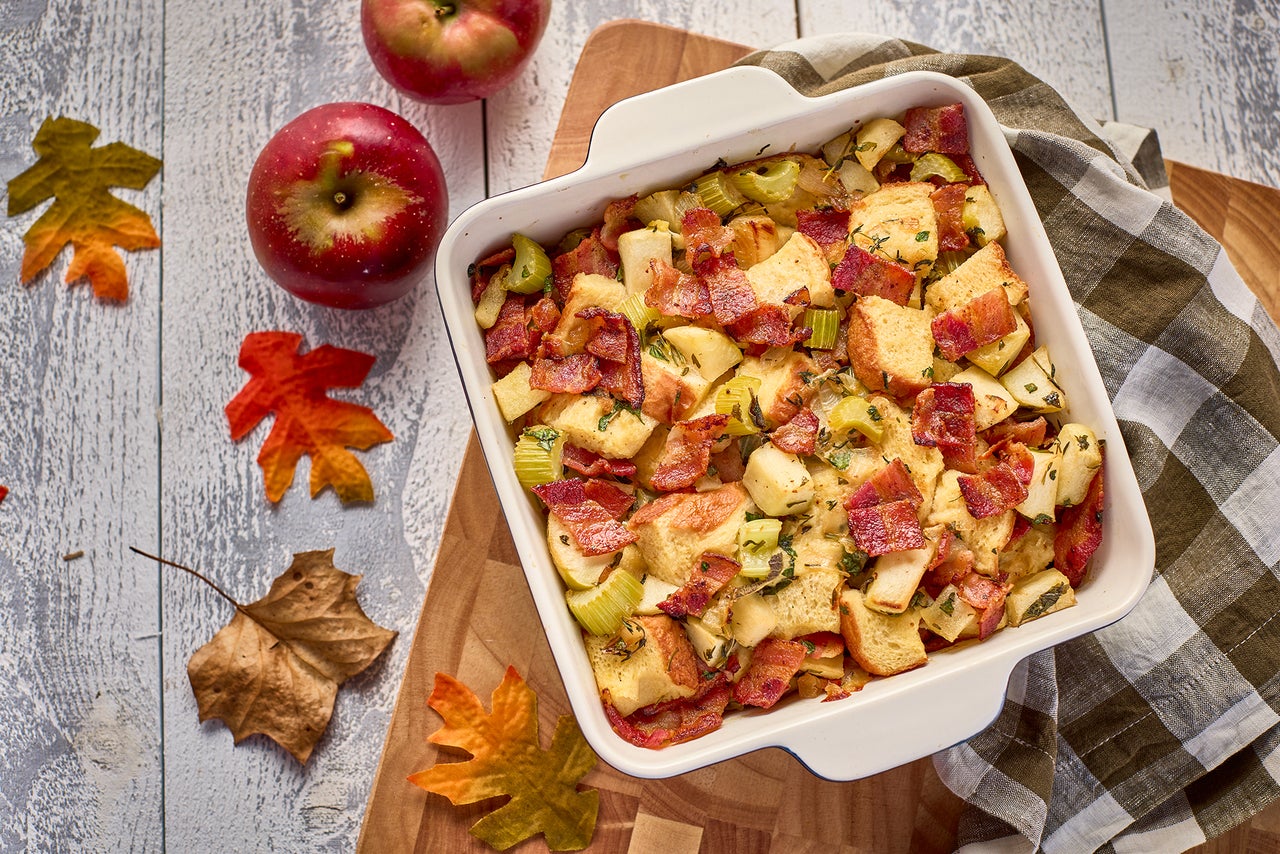 Bacon and Apple Stuffing | Farmland Foods