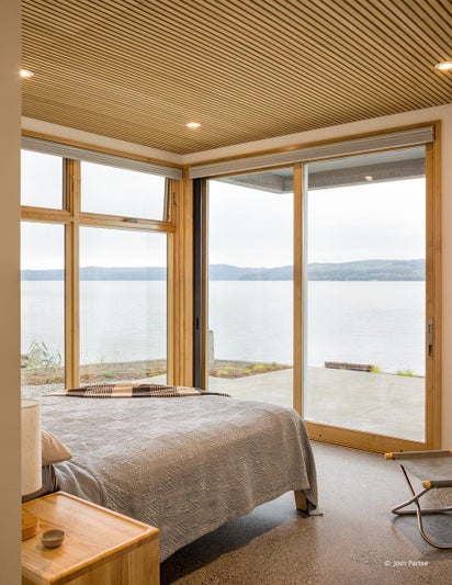 VistaLuxe WD LINE direct sets, crank-out awnings and sliding door