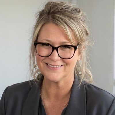 Alison Savage's Headshot