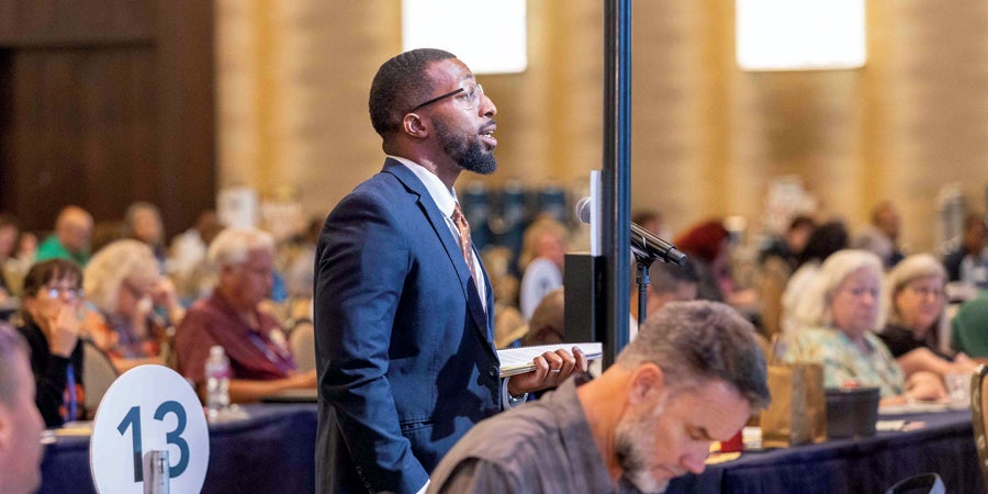 James Matlock, a Hutto ISD trustee, asks a question at the 2023
Delegate Assembly.