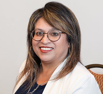 Sylvia De La Garza headshot