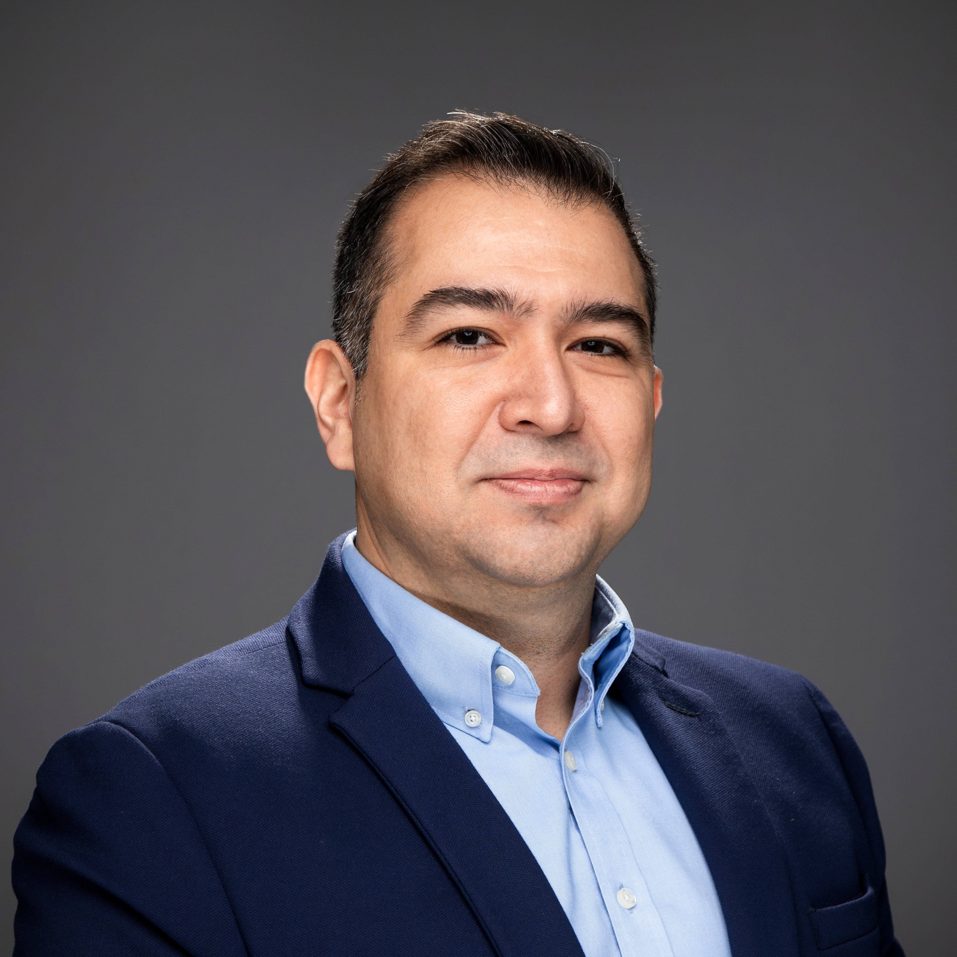 Headshot of Luis Velez